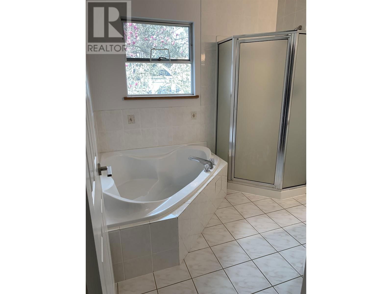 4227 14TH AVENUE Image 11