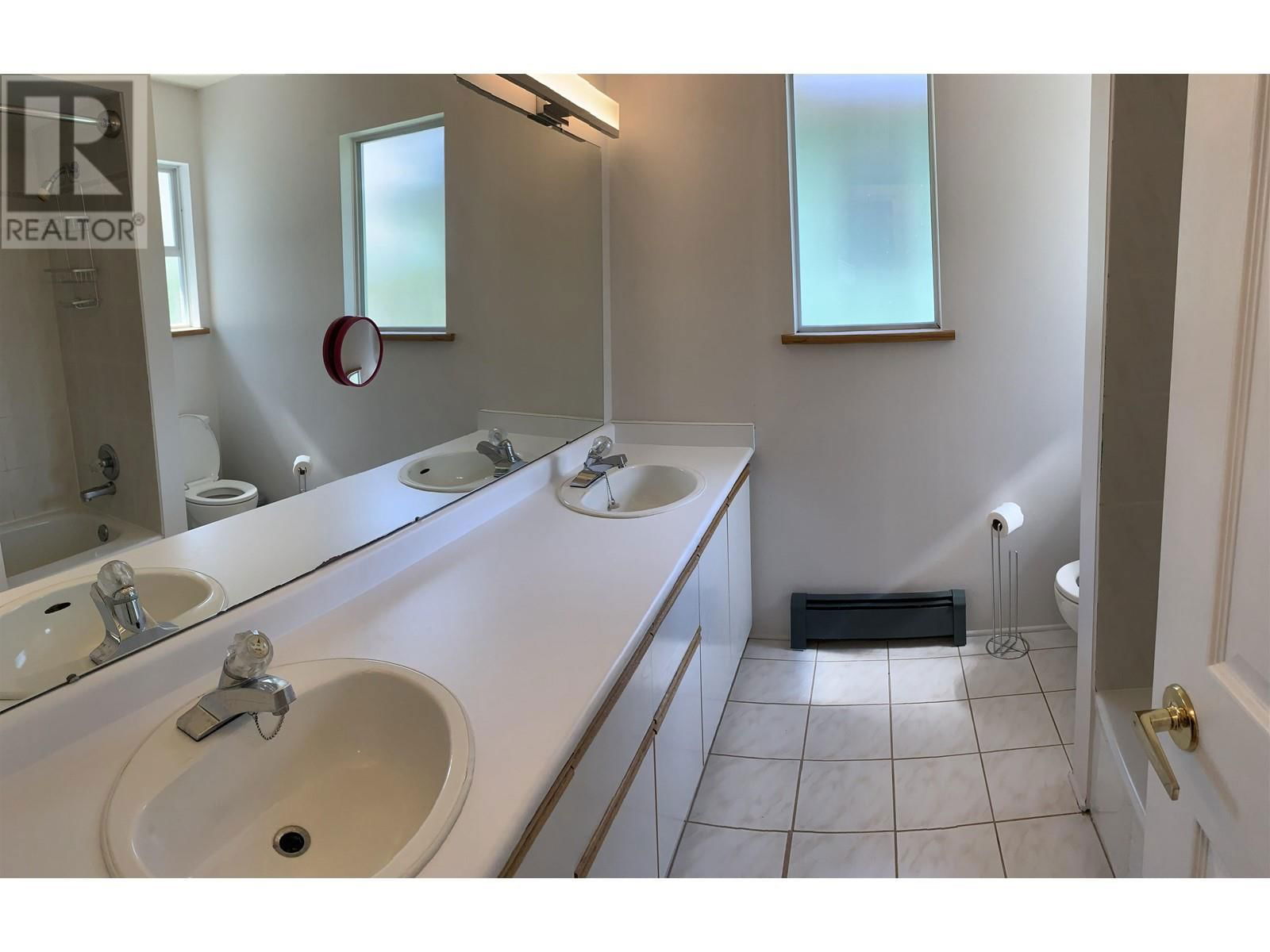 4227 14TH AVENUE Image 17