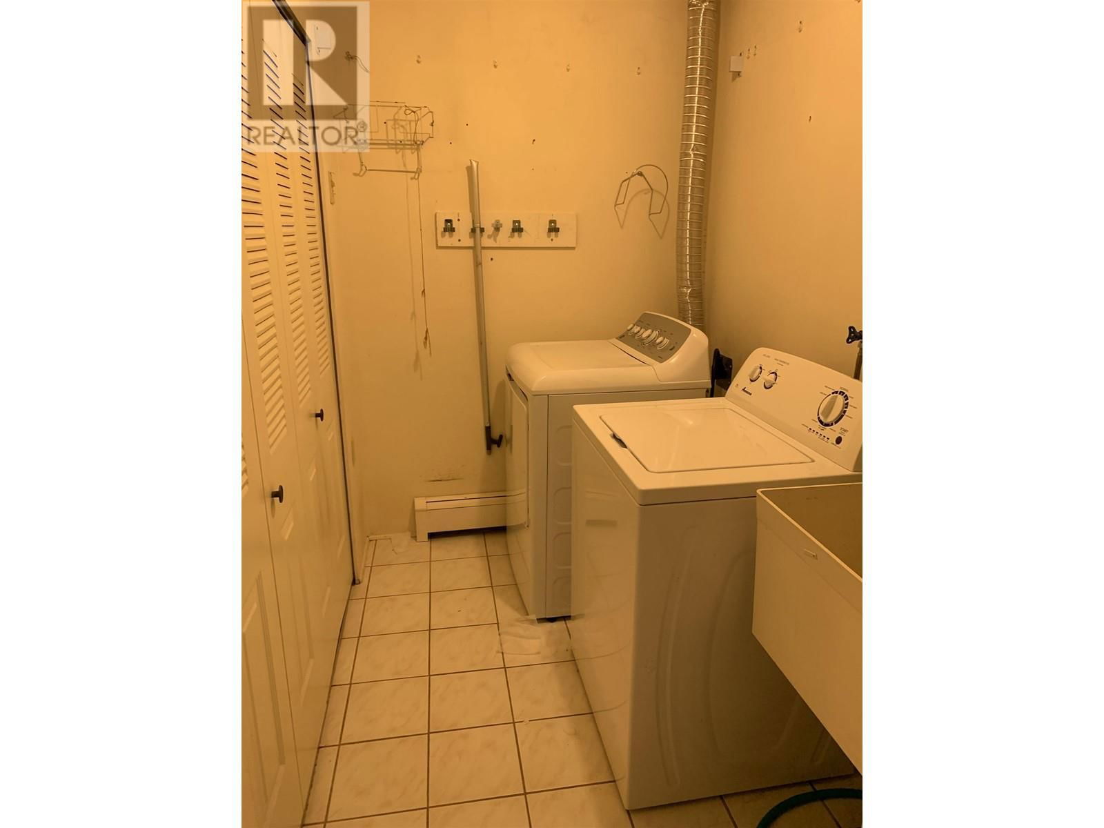 4227 14TH AVENUE Image 23