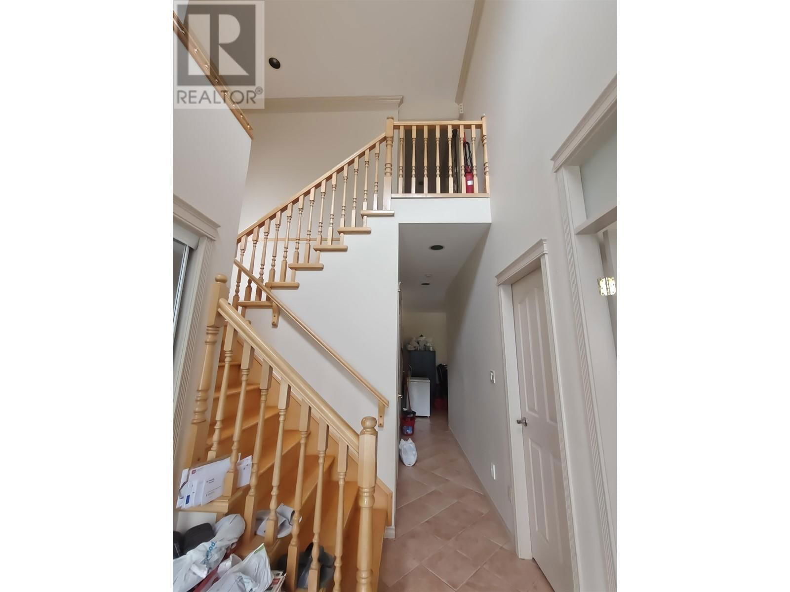4586 BARKER AVENUE Image 6