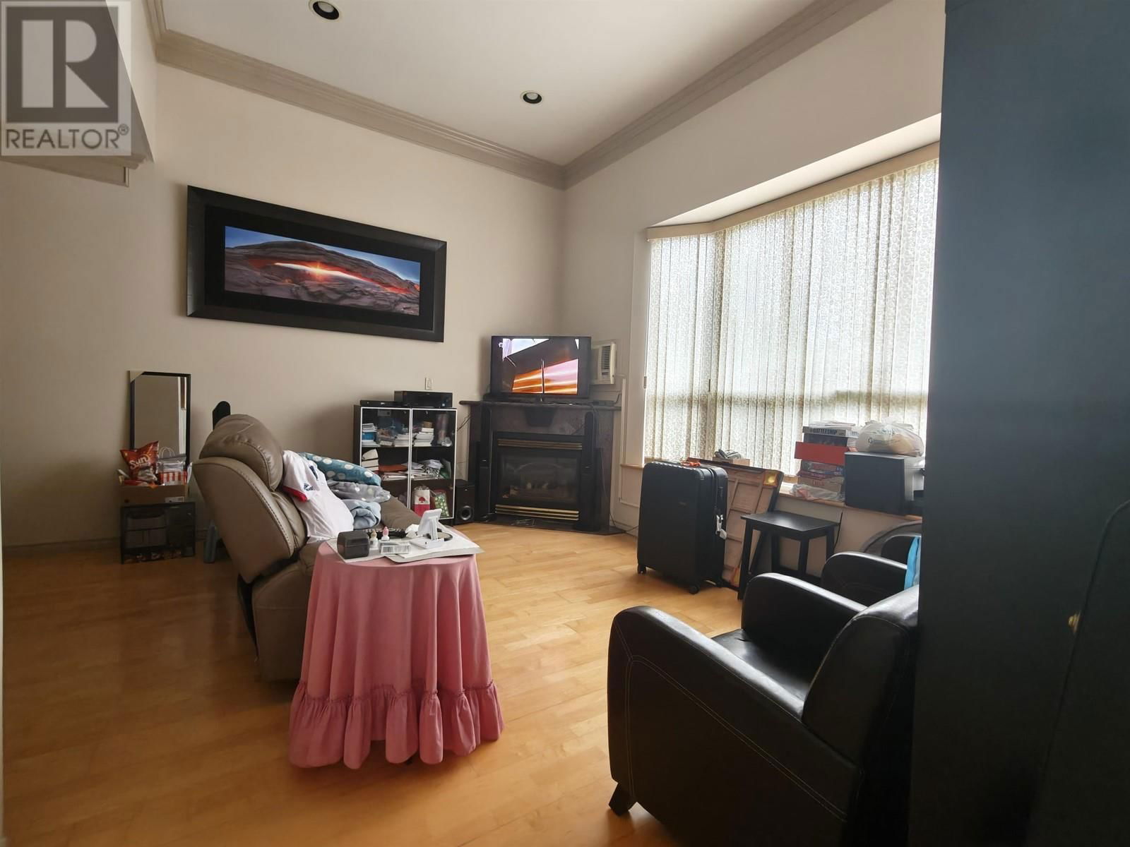 4586 BARKER AVENUE Image 7