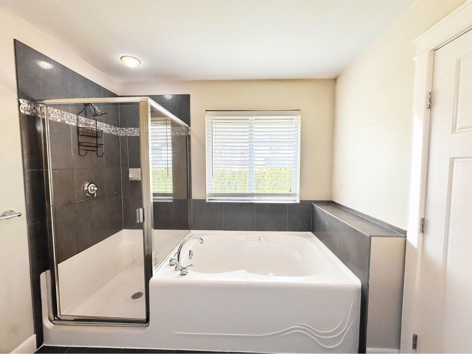 10461 GLENROSE Image 14