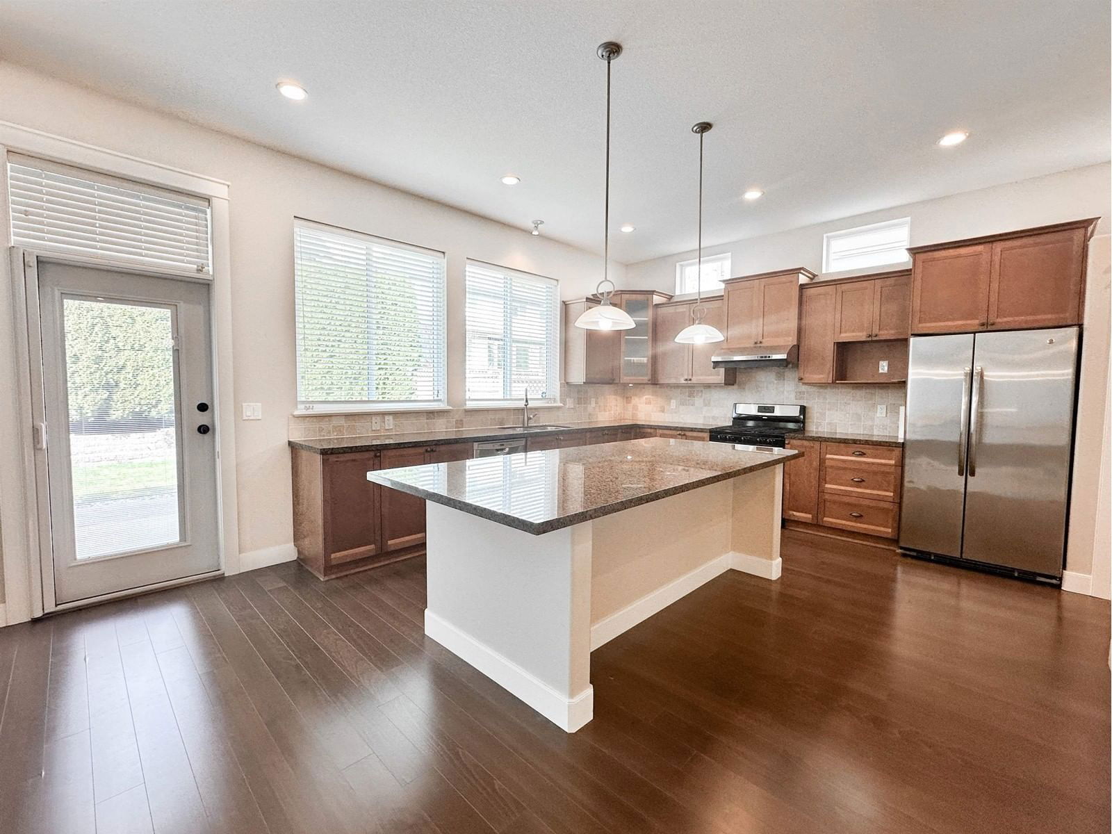 10461 GLENROSE Image 6