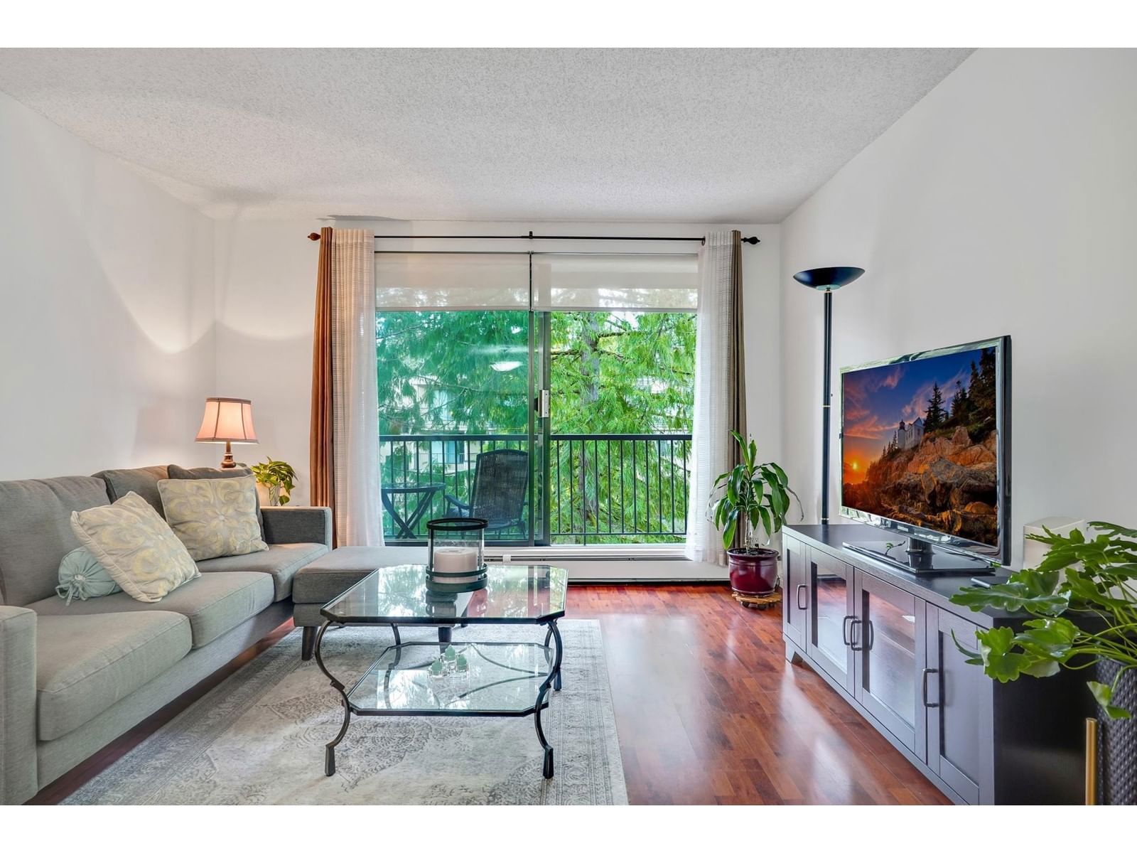 203 - 1740 SOUTHMERE Image 1