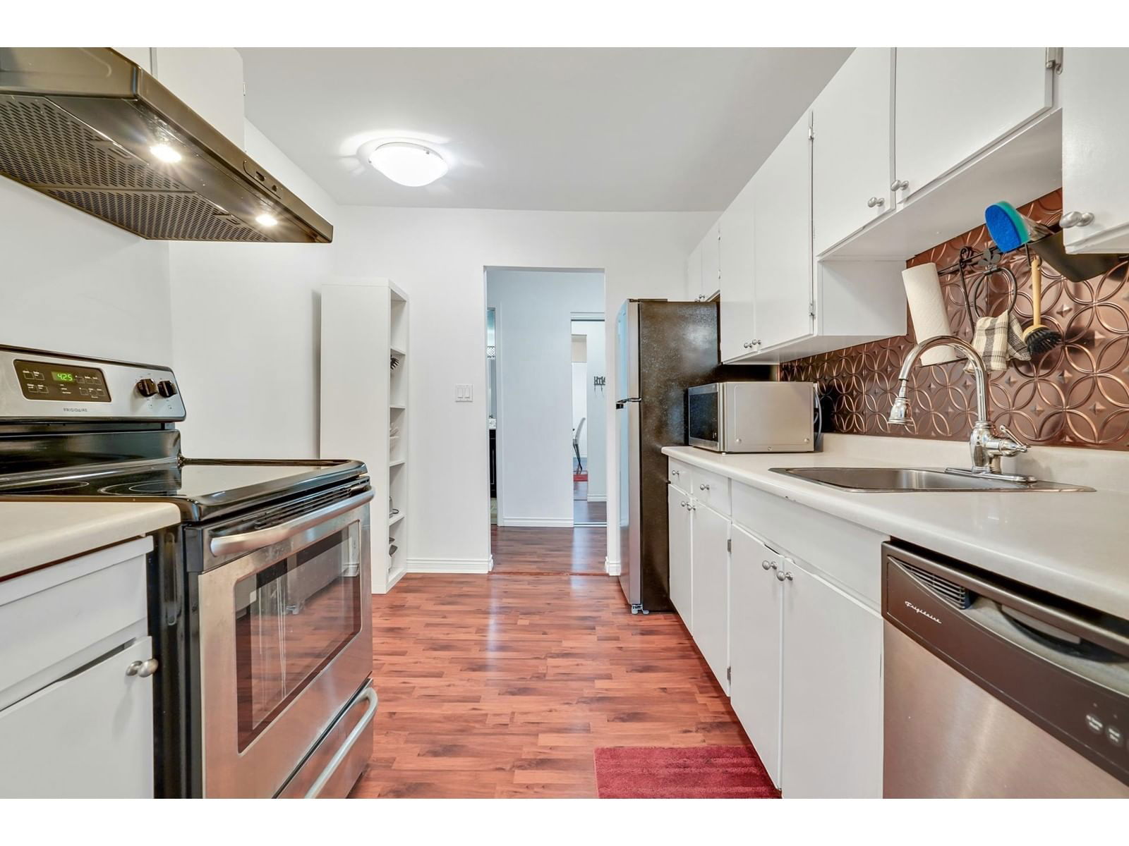 203 - 1740 SOUTHMERE Image 11
