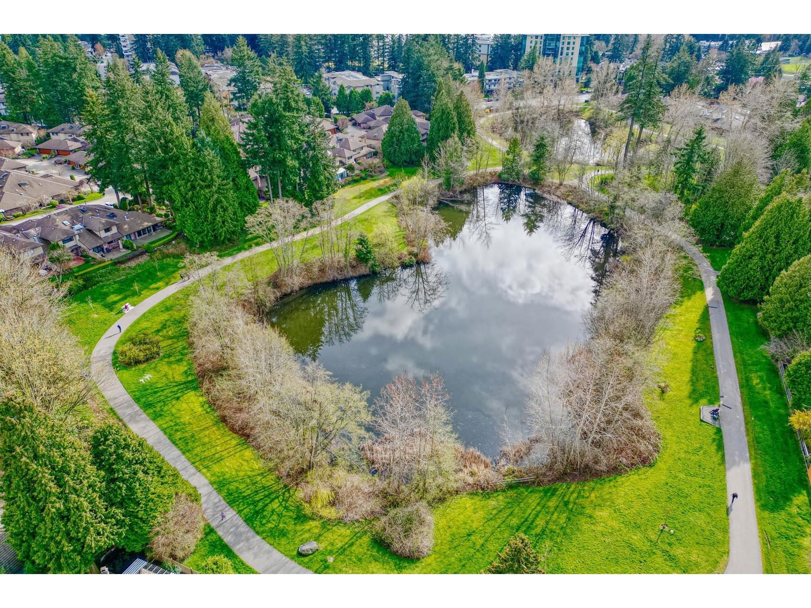 203 - 1740 SOUTHMERE Image 32