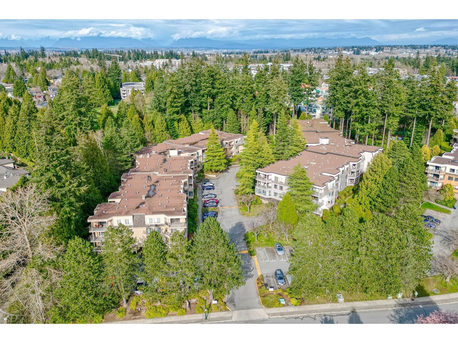 203 - 1740 SOUTHMERE Image 33