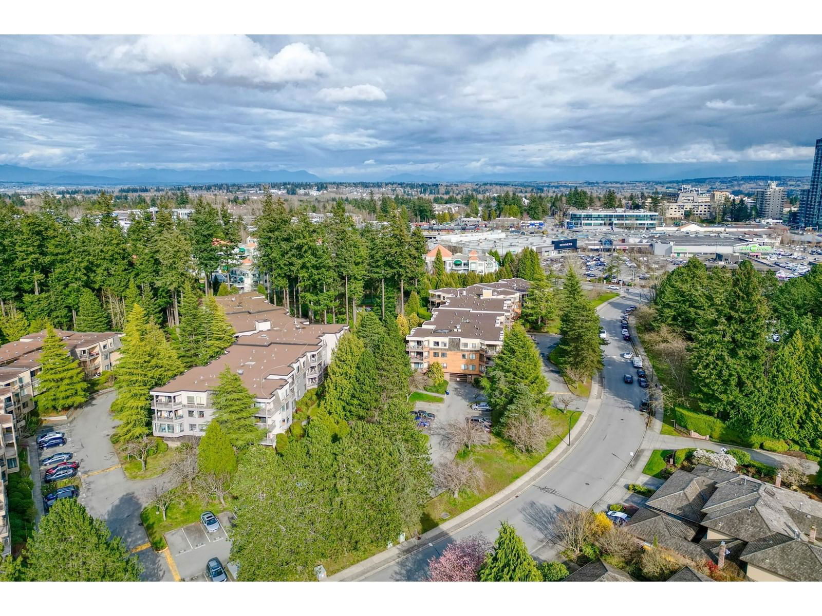 203 - 1740 SOUTHMERE Image 34