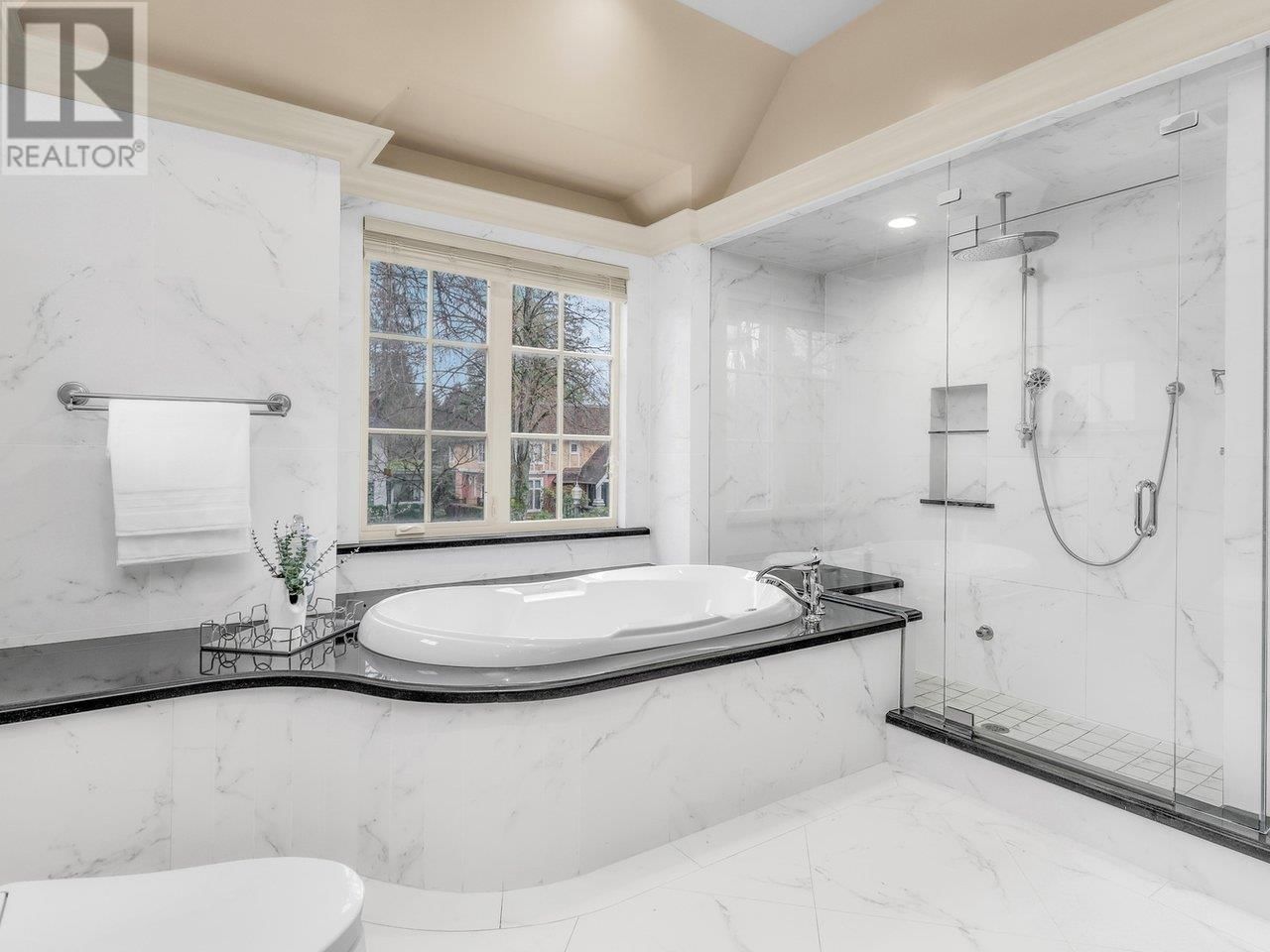 6037 CHURCHILL STREET Image 22