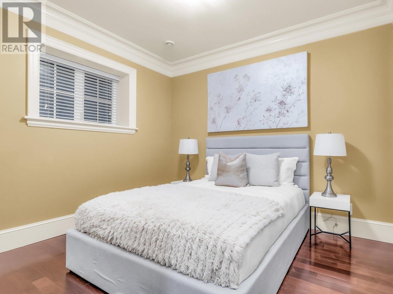 6037 CHURCHILL STREET Image 24