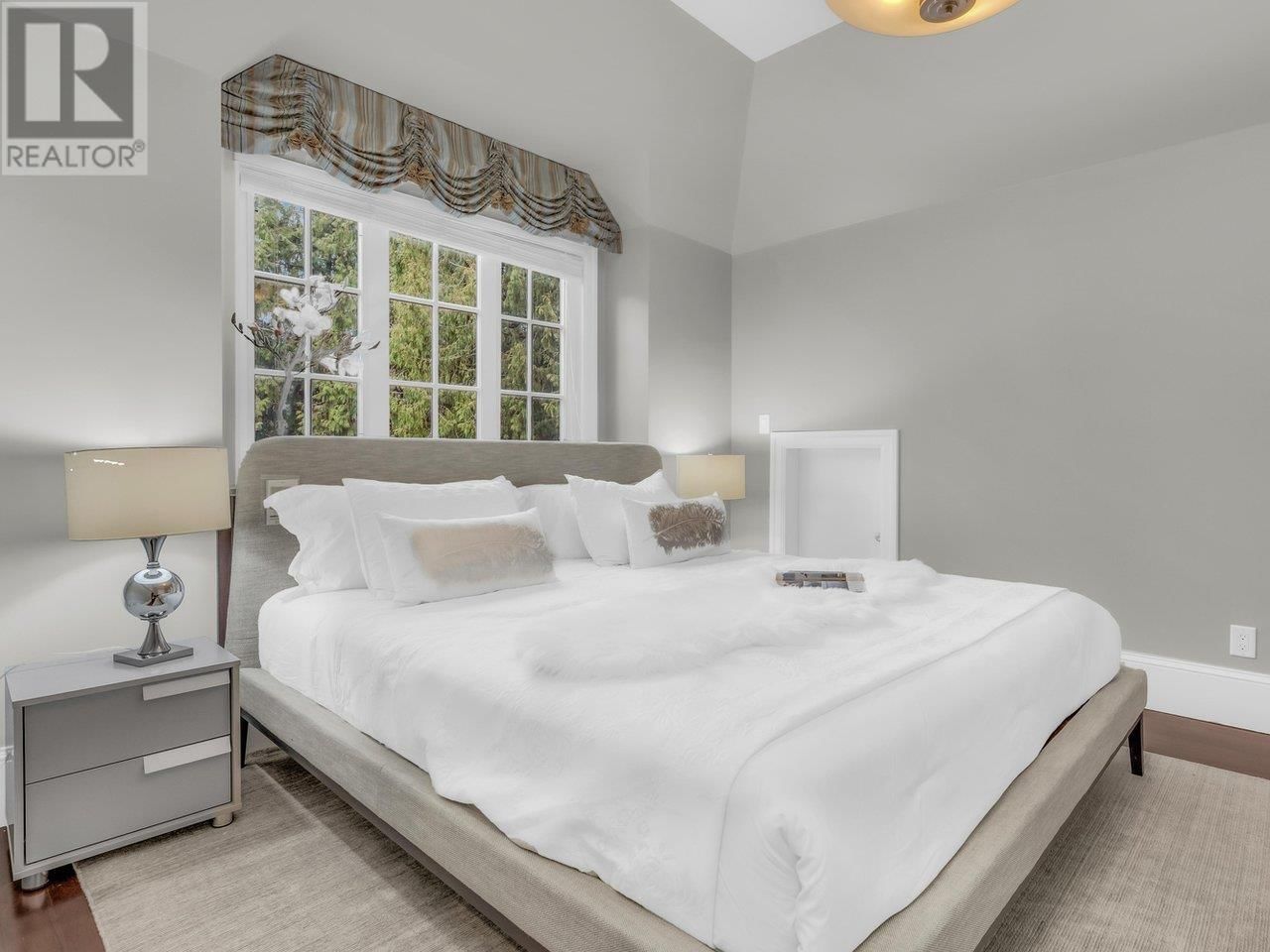 6037 CHURCHILL STREET Image 26