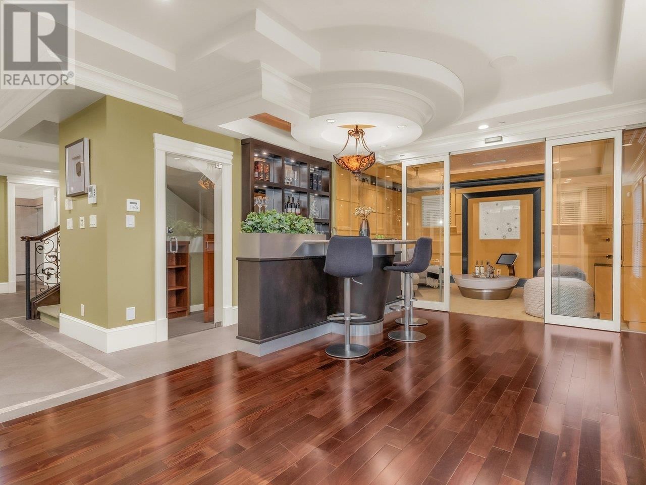 6037 CHURCHILL STREET Image 33