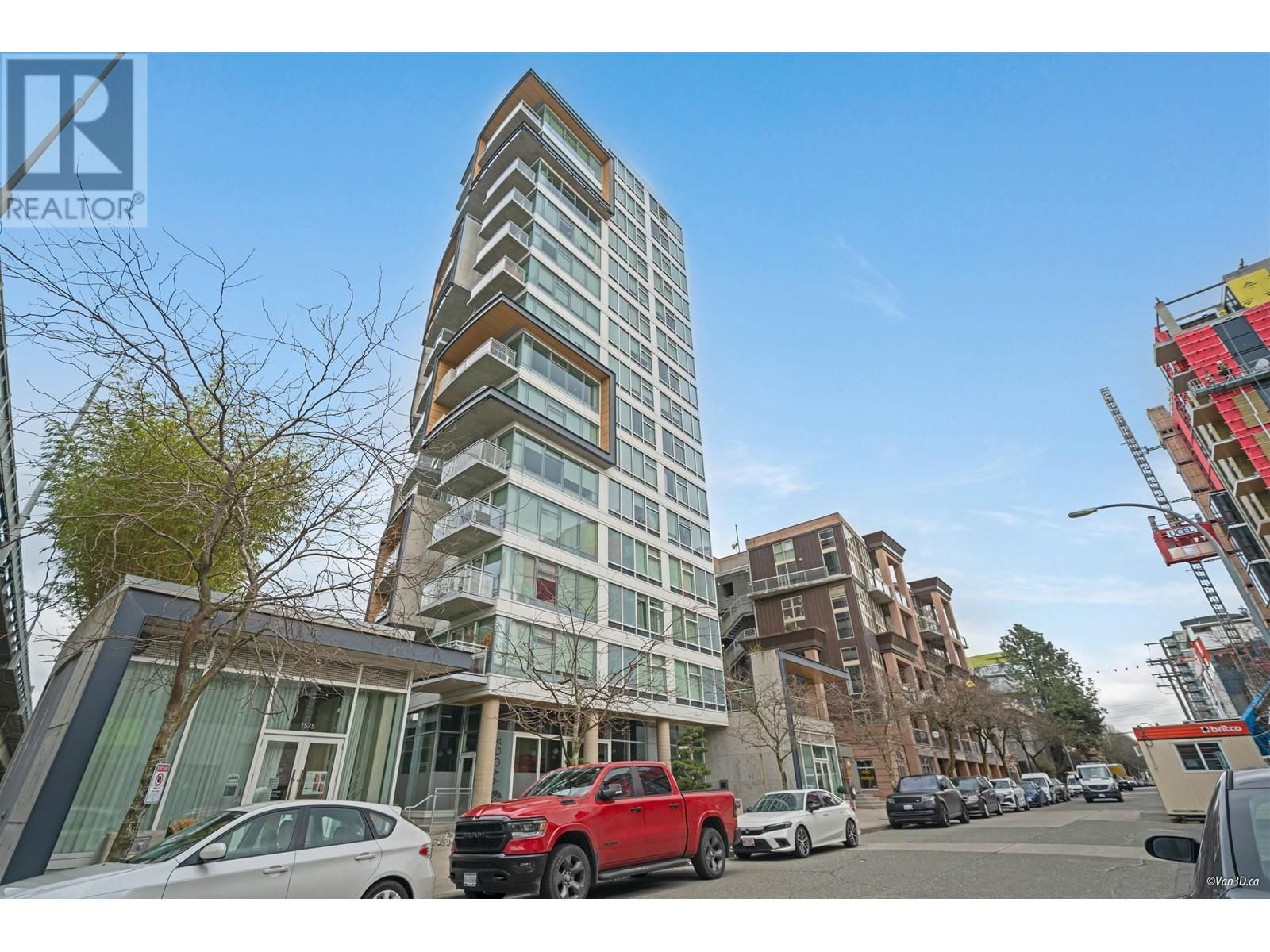 205 - 1565 6TH AVENUE Image 1