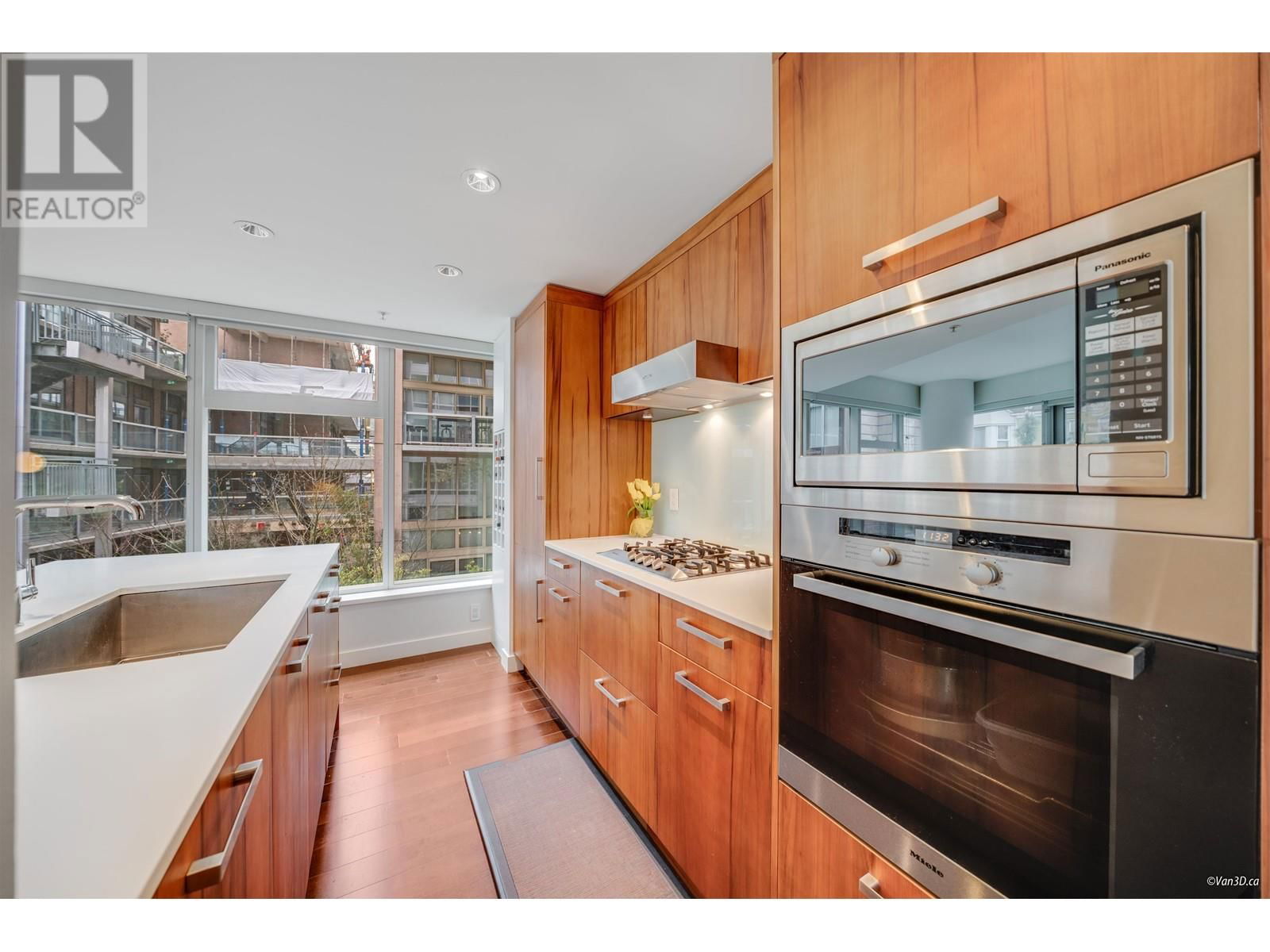 205 - 1565 6TH AVENUE Image 10