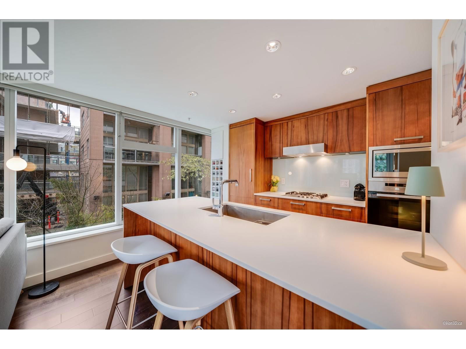 205 - 1565 6TH AVENUE Image 13