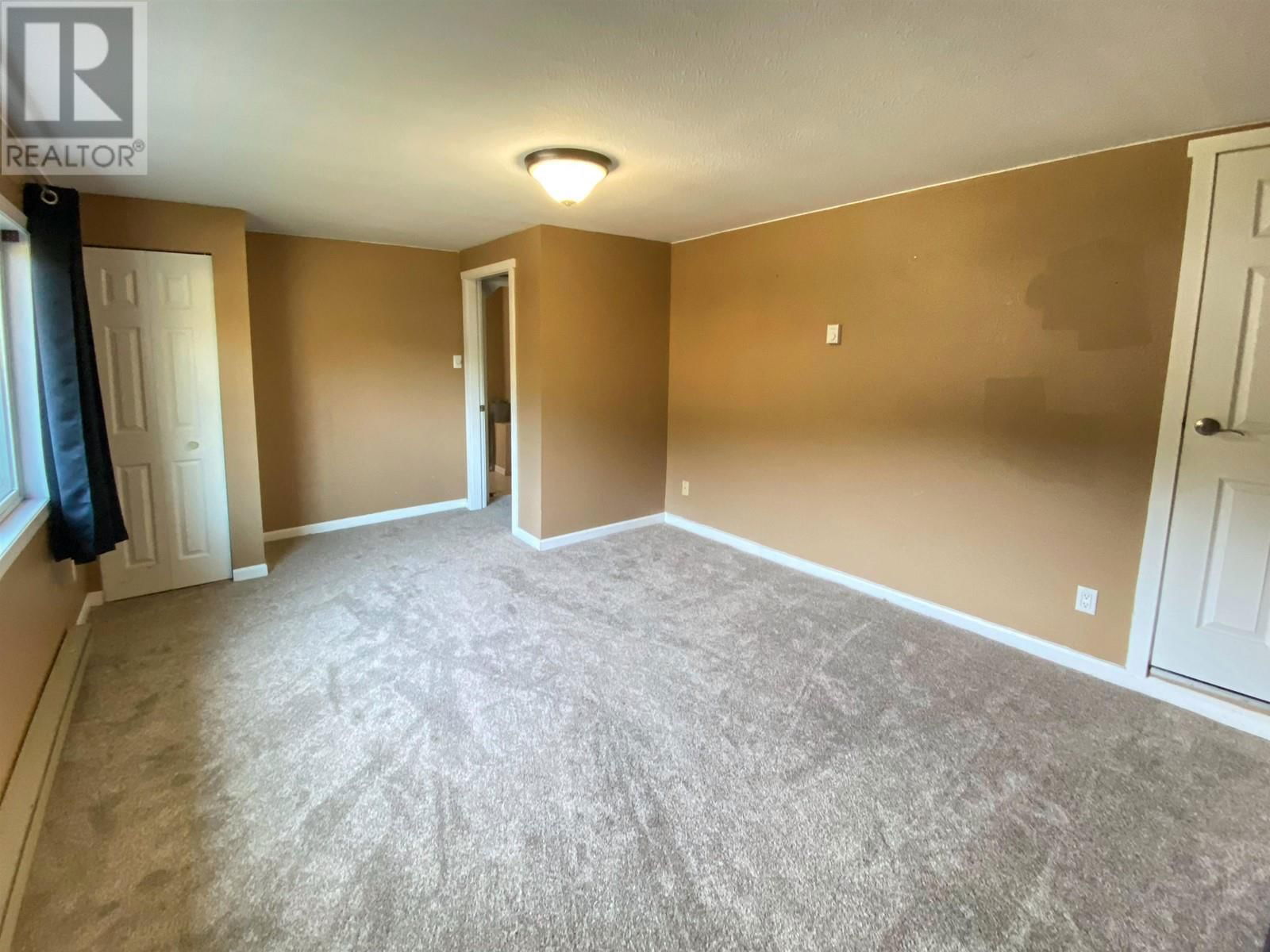 315 ALBERTA PLACE Image 15