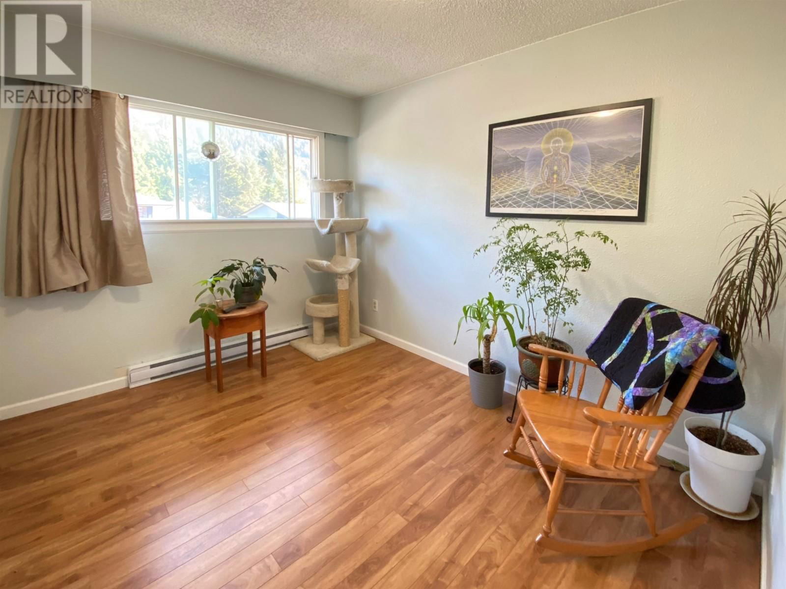 315 ALBERTA PLACE Image 19
