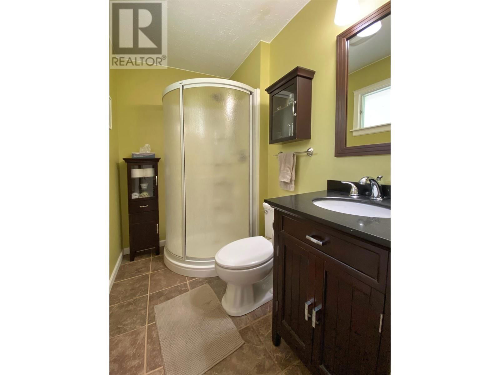 315 ALBERTA PLACE Image 24