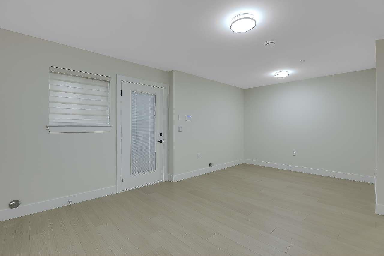 20515 74B Image 30