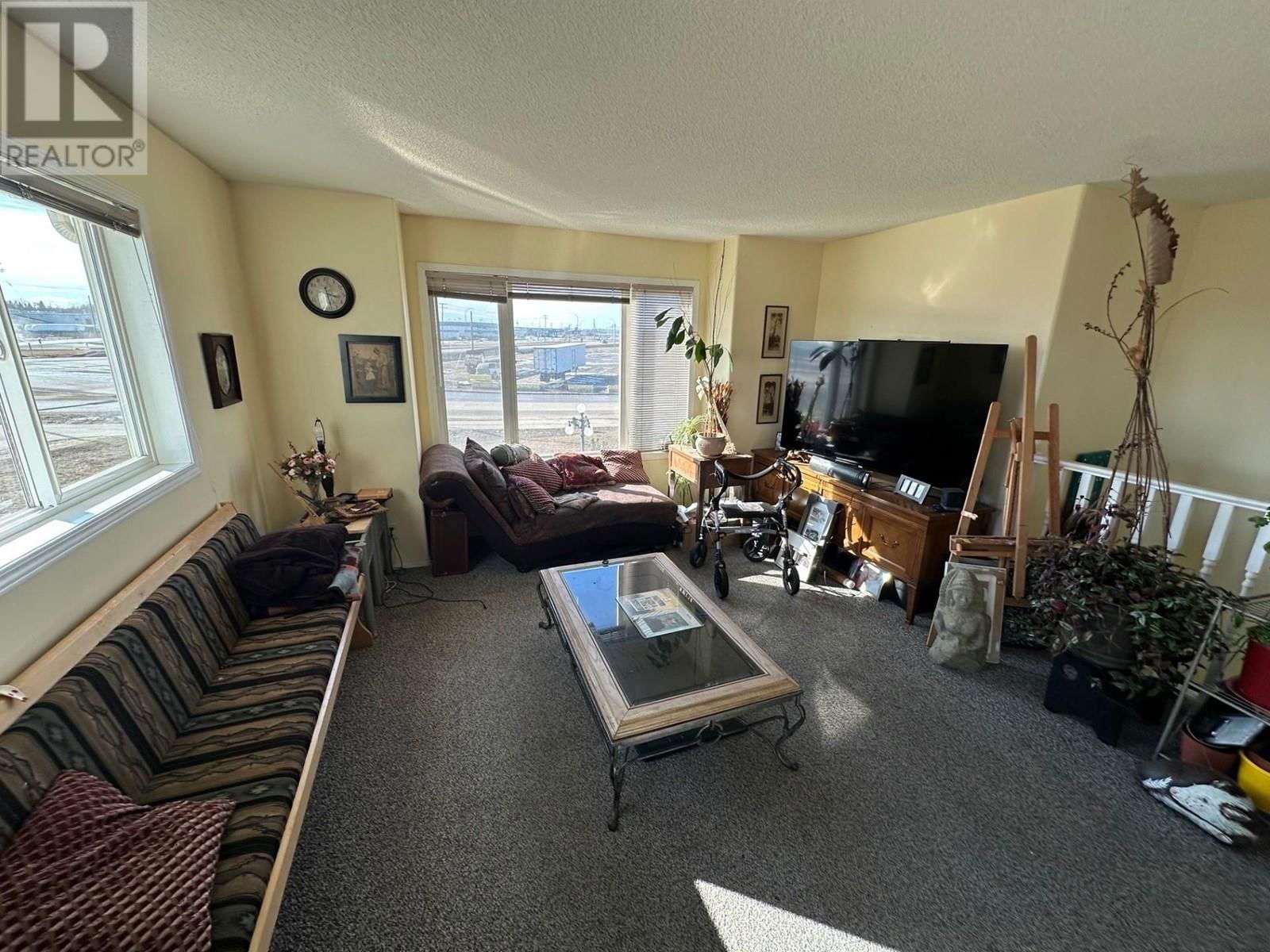 8603 92A STREET Image 2