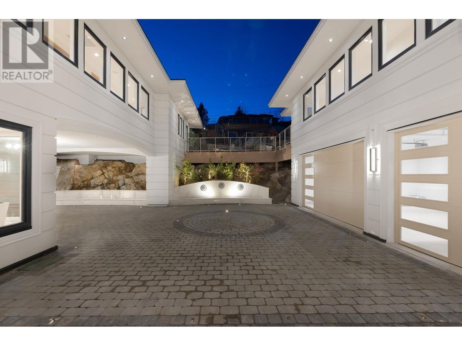 835 FARMLEIGH ROAD Image 28