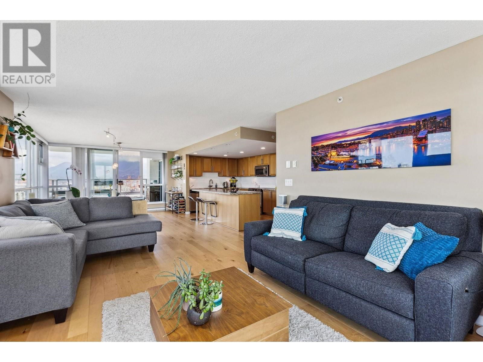 2102 - 125 MILROSS AVENUE Image 4