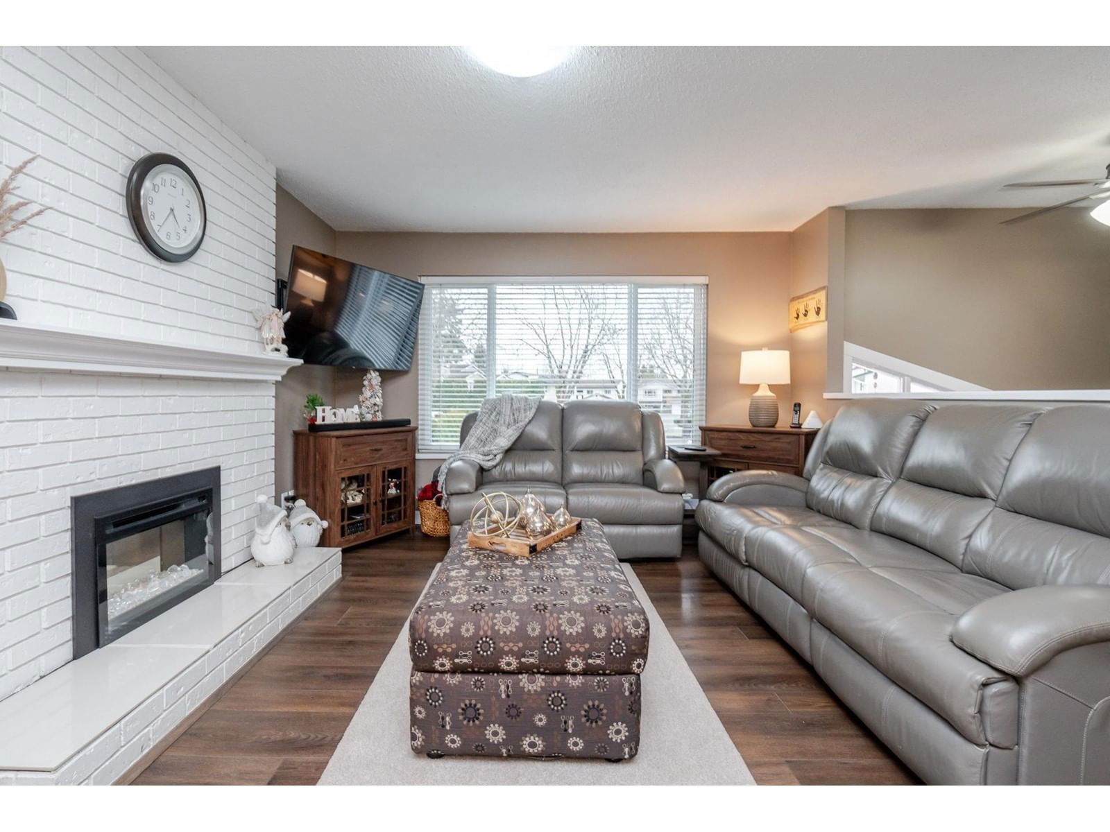5887 184B STREET Image 15