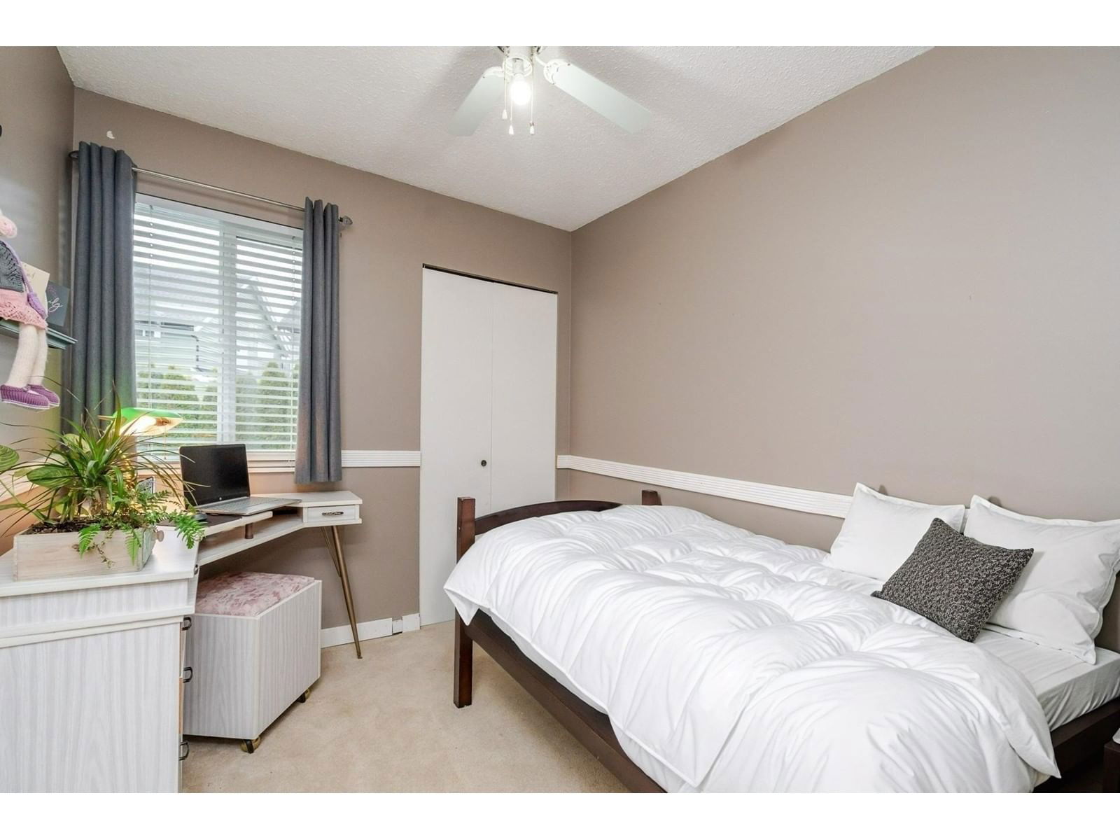 5887 184B STREET Image 23