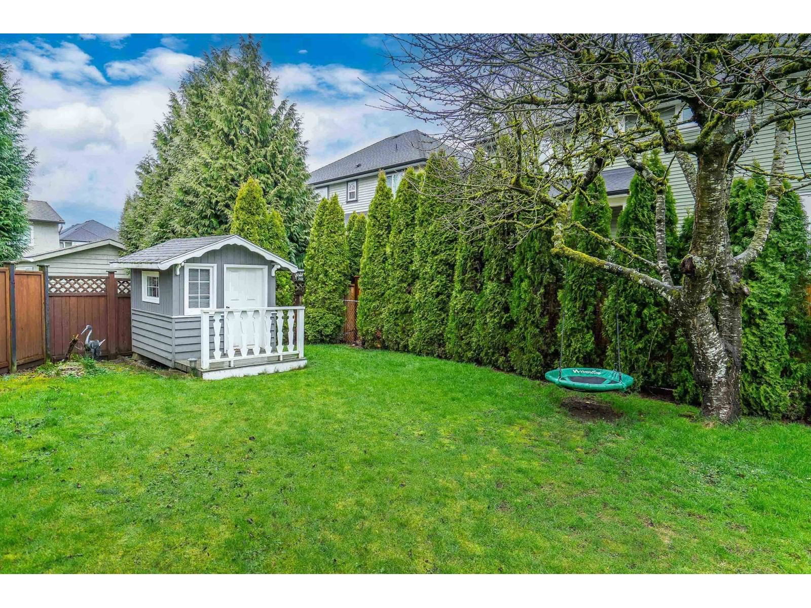 5887 184B STREET Image 32