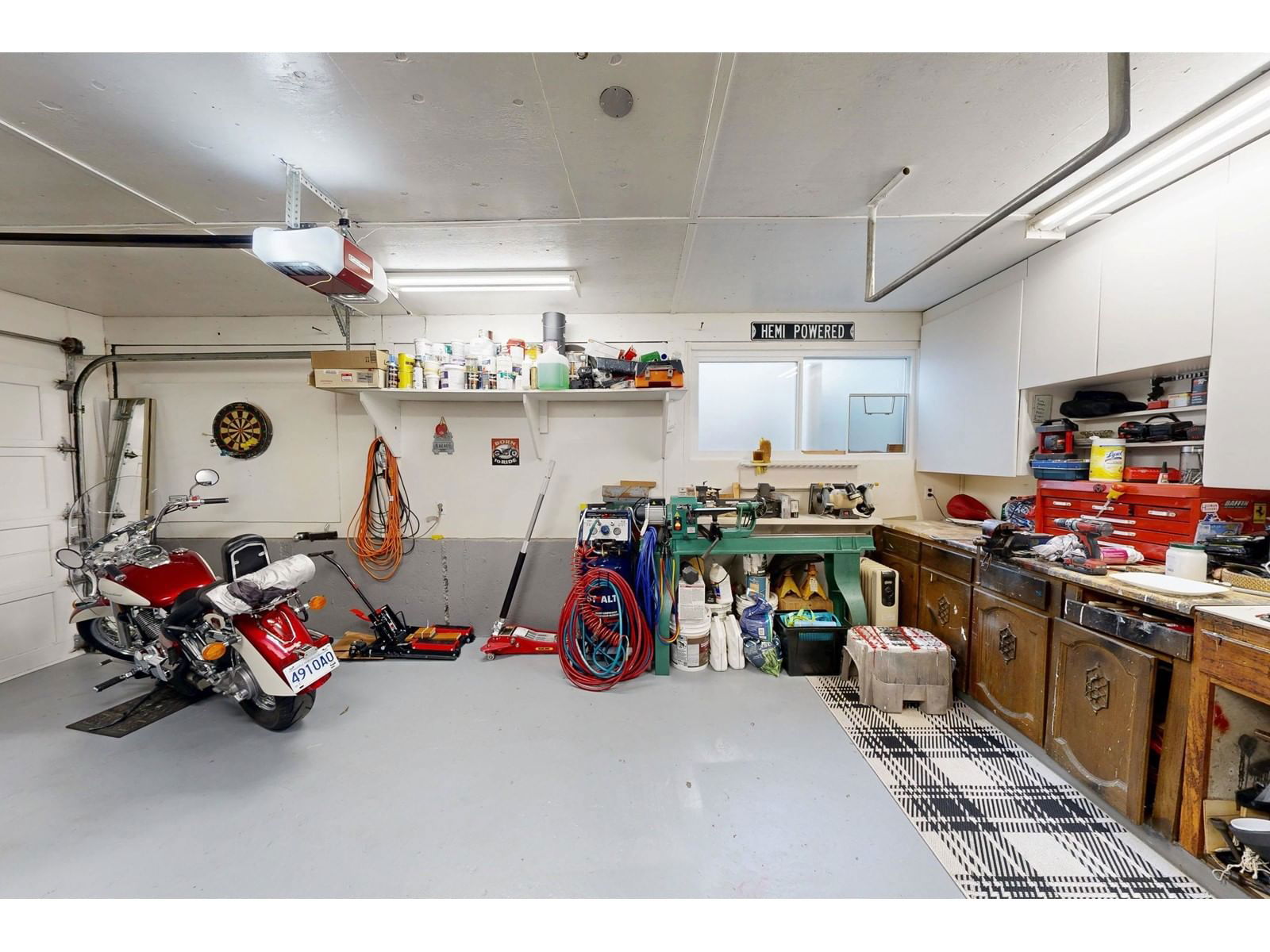 5887 184B STREET Image 35