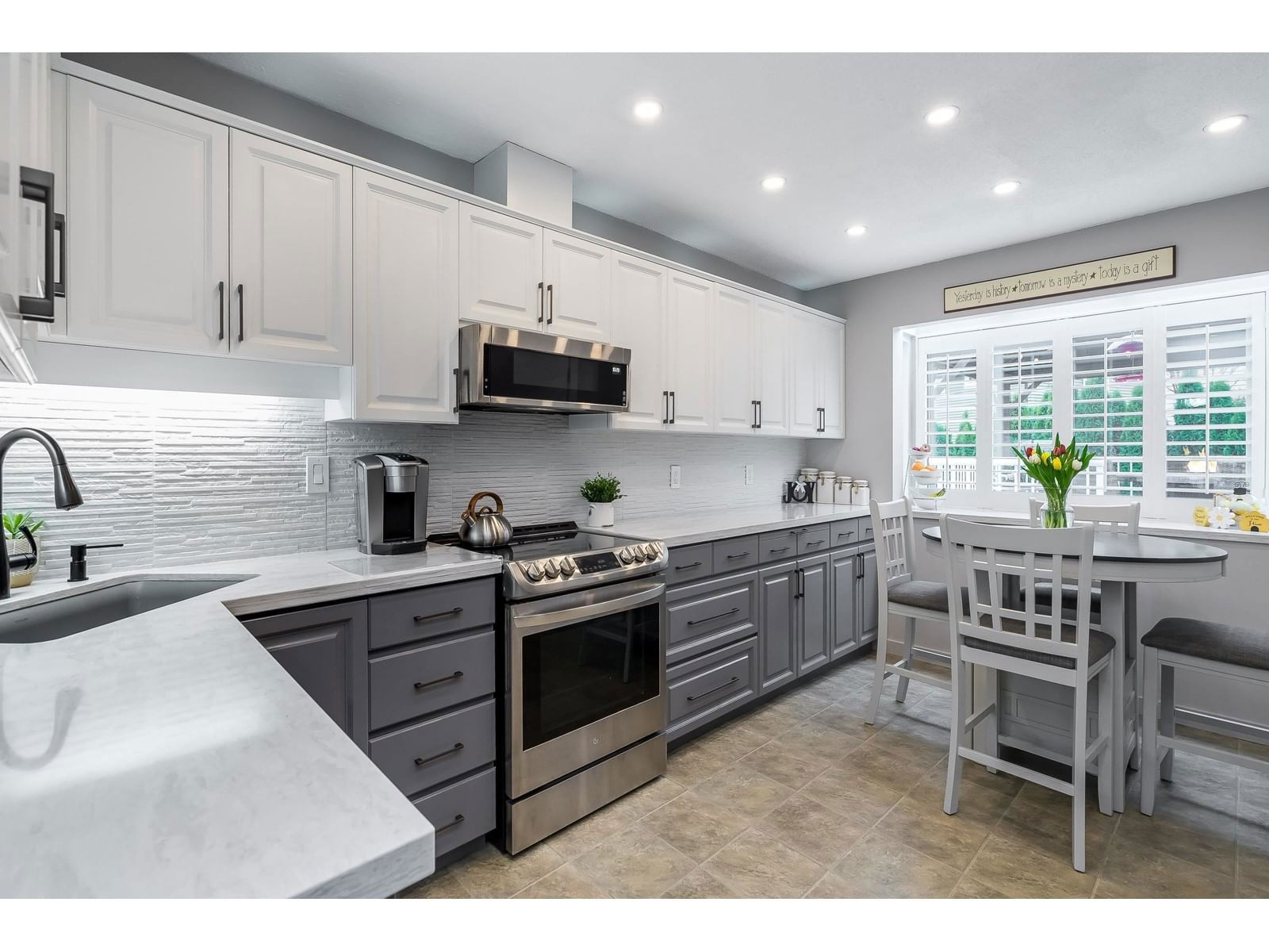 5887 184B STREET Image 4