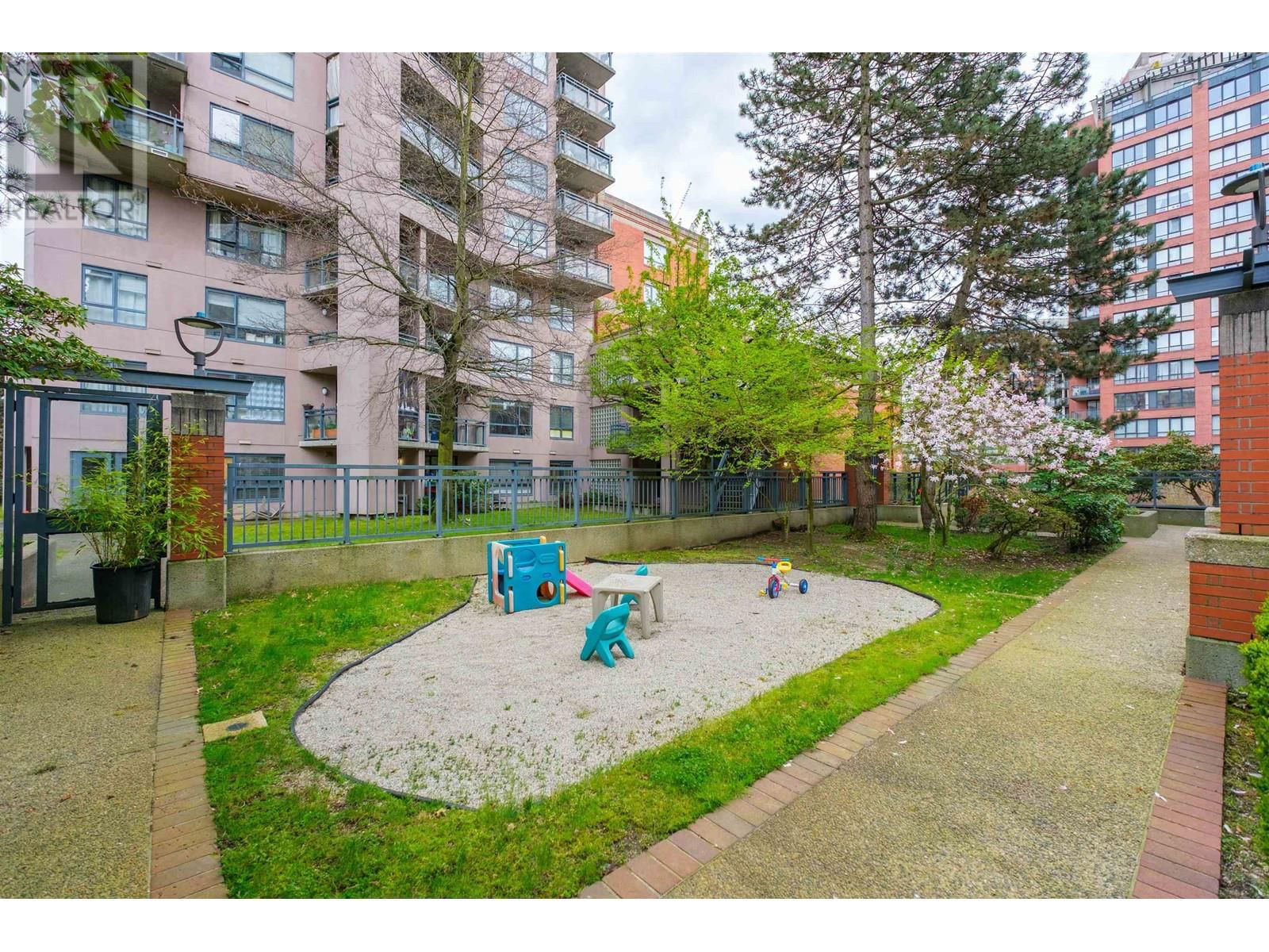 2202 - 289 DRAKE STREET Image 32