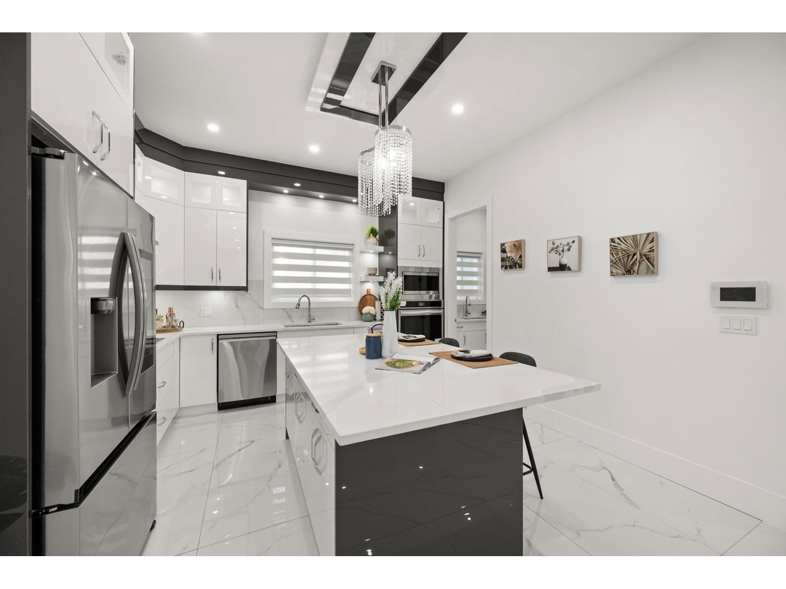 9889 HUCKLEBERRY Image 11