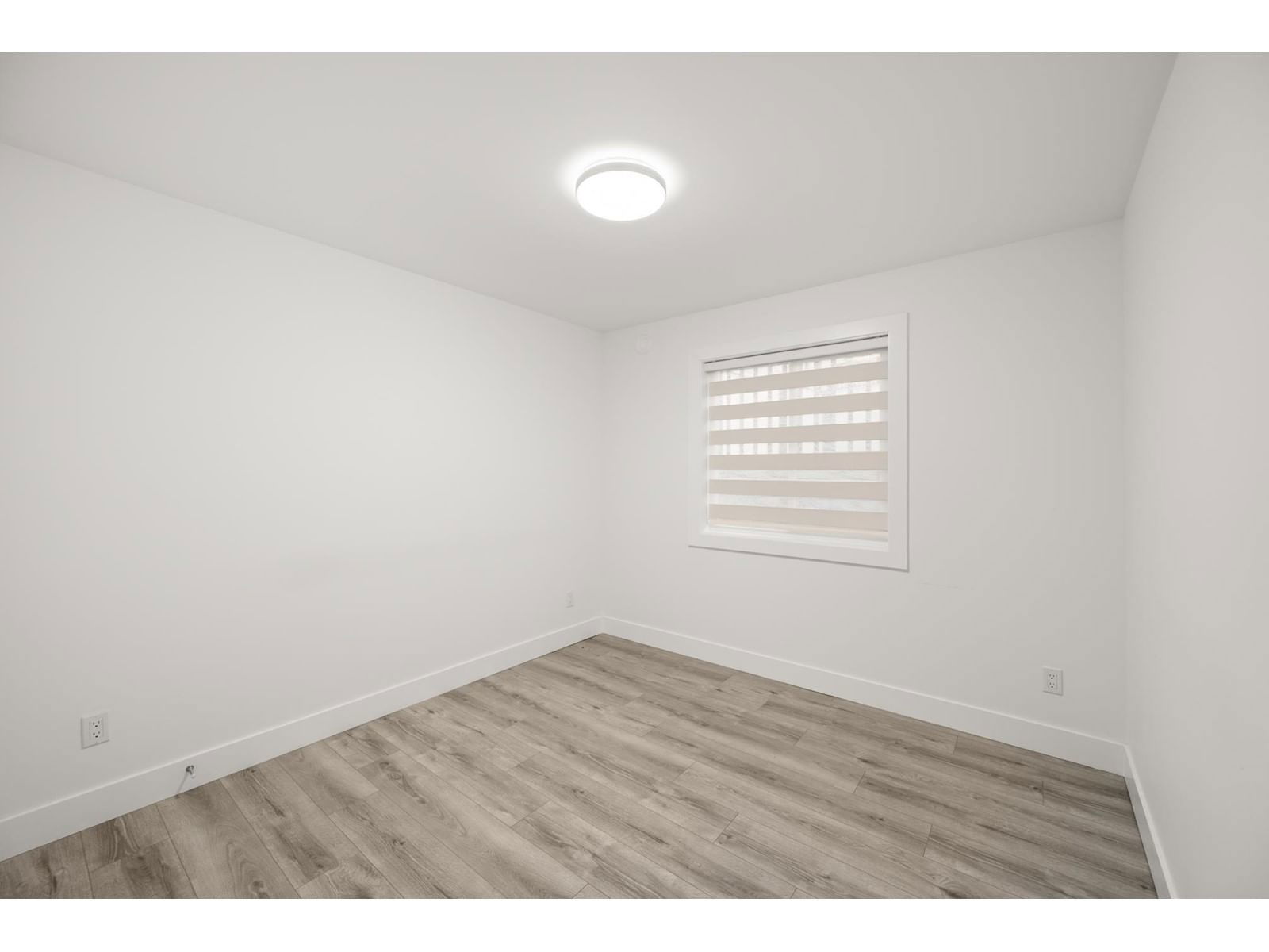 9889 HUCKLEBERRY Image 33
