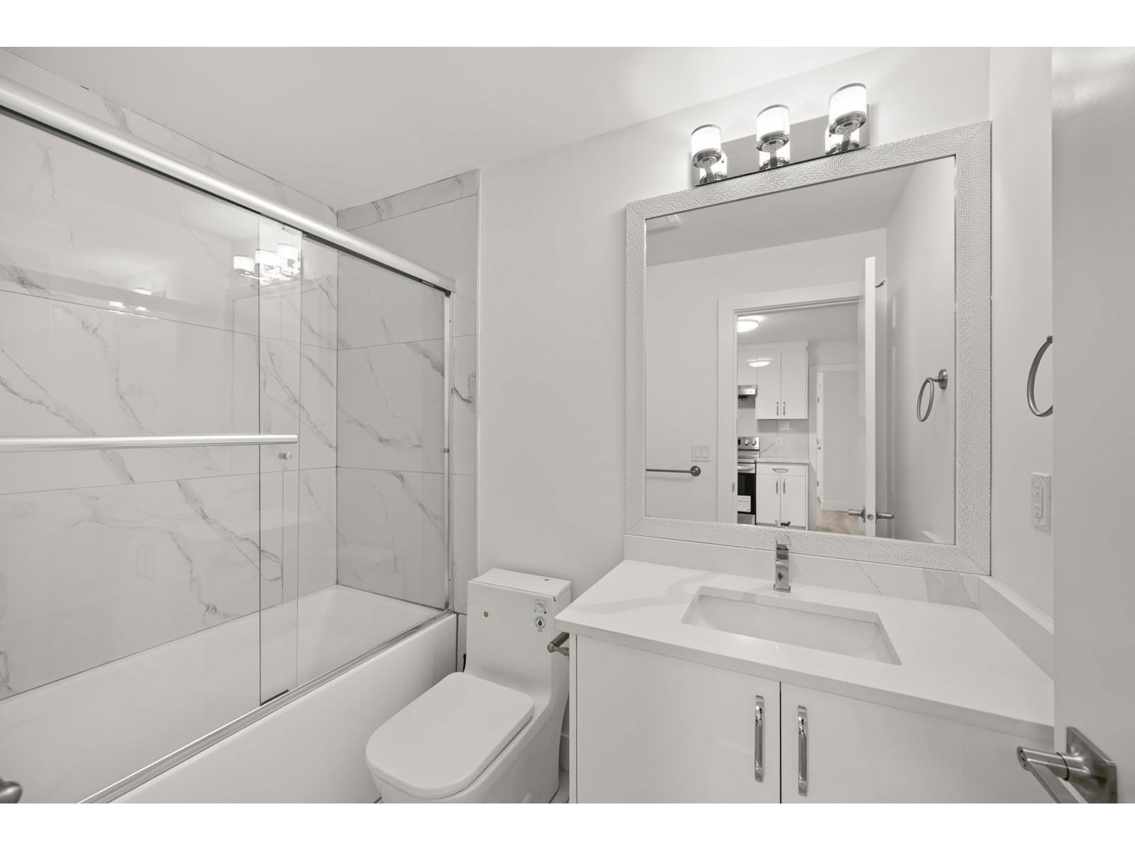 9889 HUCKLEBERRY Image 34