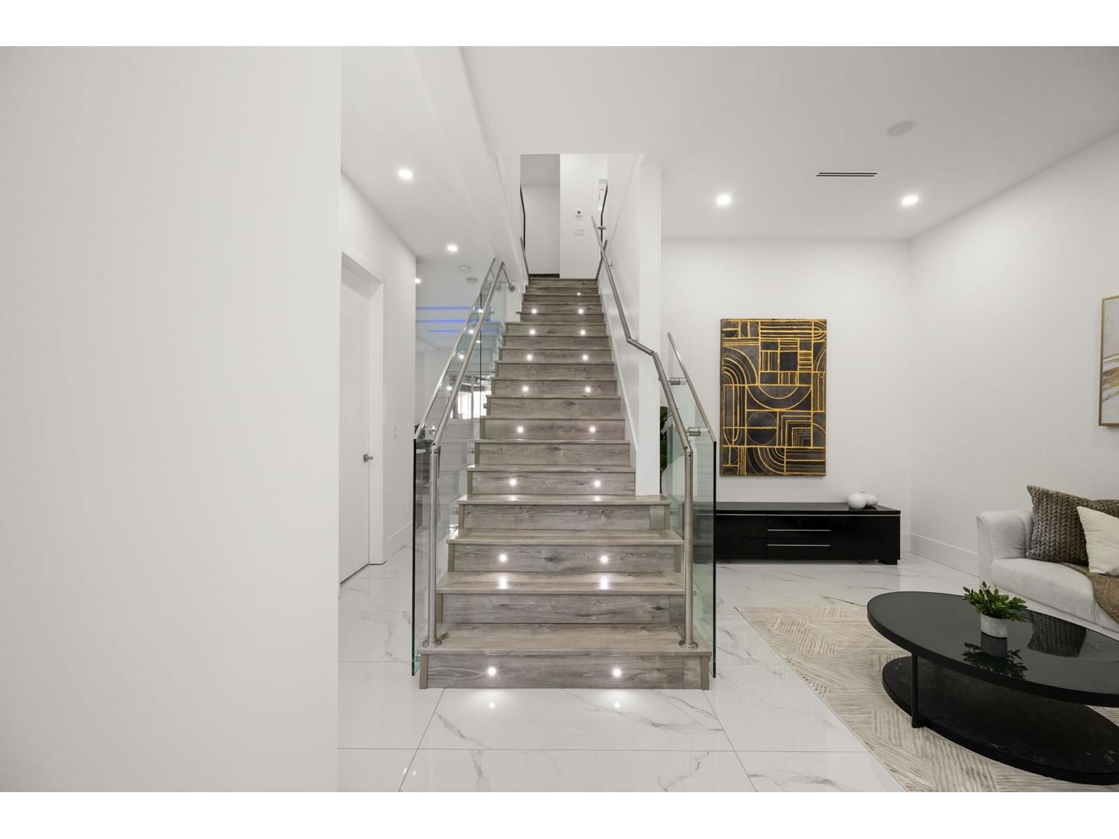 9889 HUCKLEBERRY Image 8