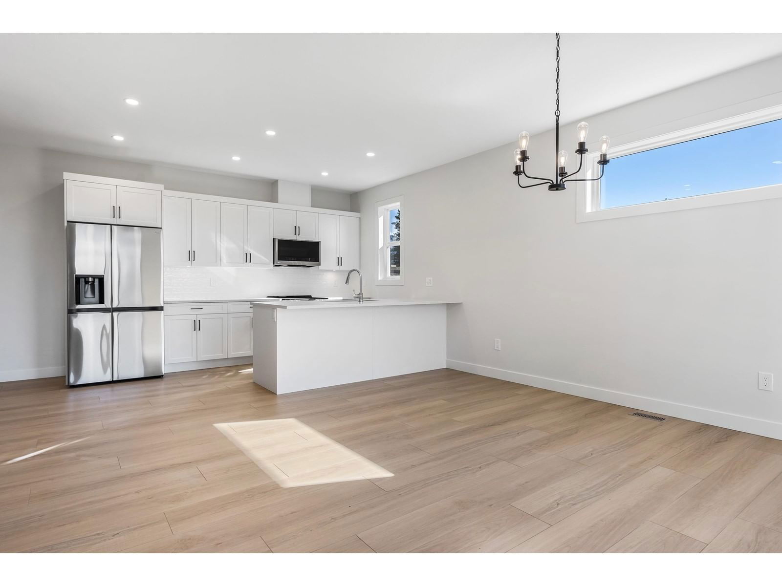 9689 WOODBINE STREET Image 11