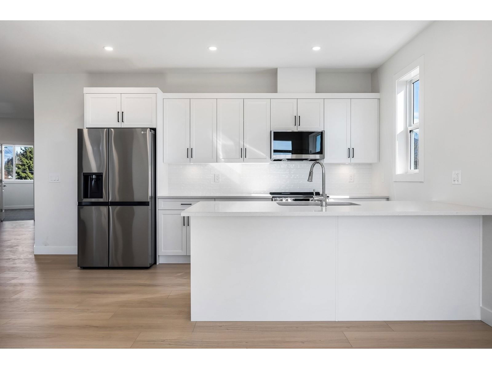 9689 WOODBINE STREET Image 14