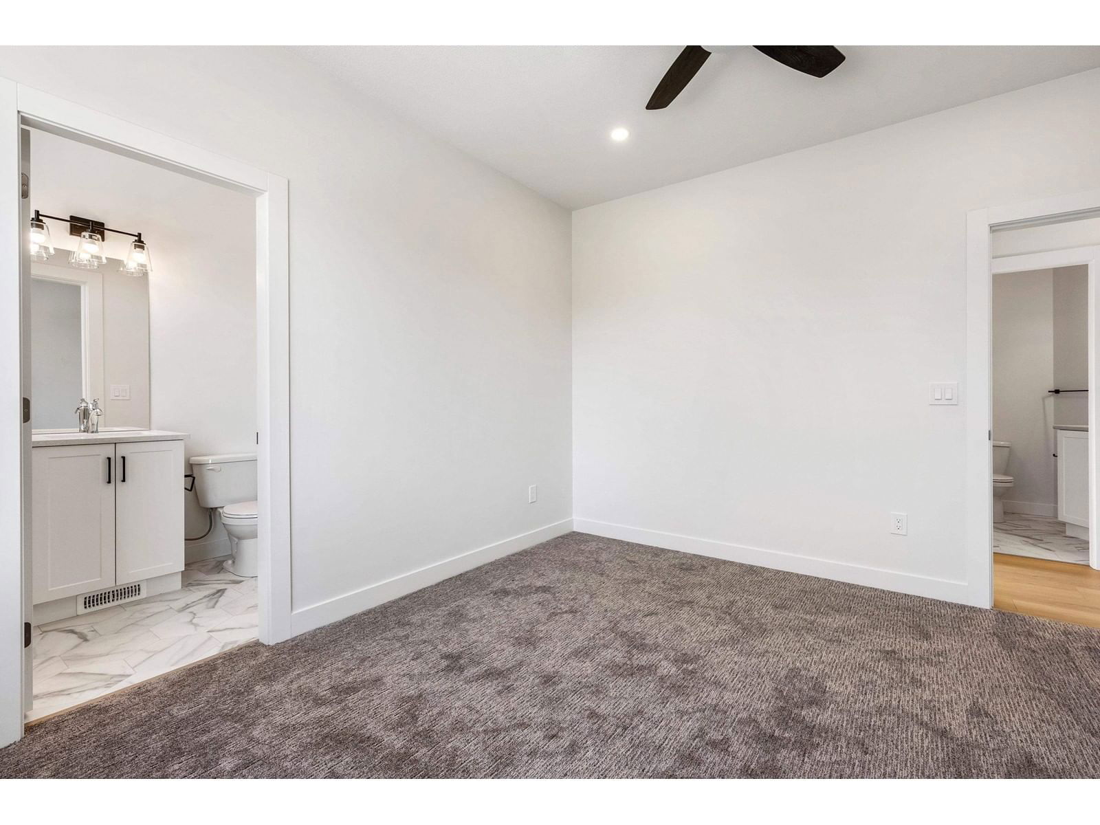 9689 WOODBINE STREET Image 22
