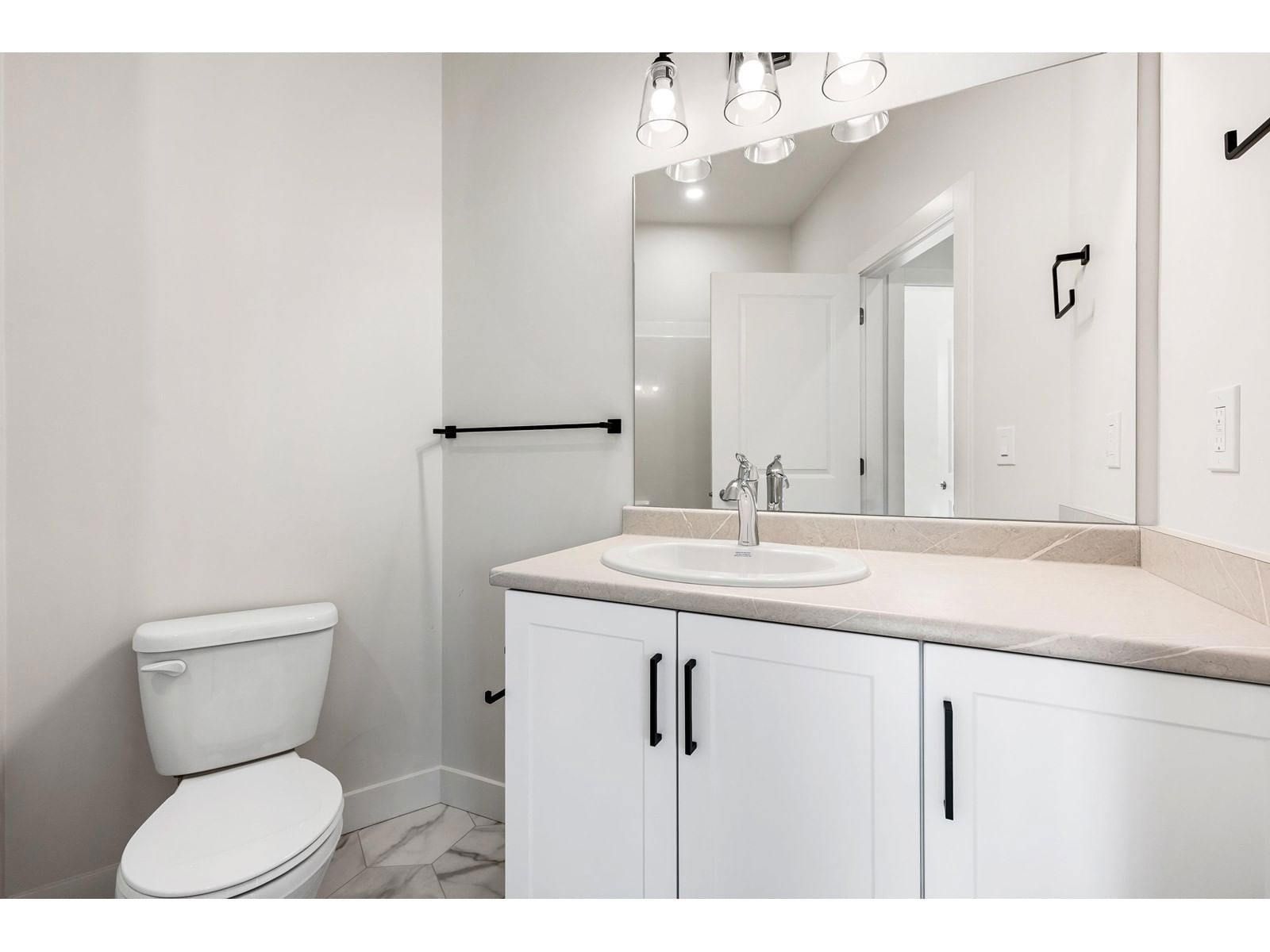 9689 WOODBINE STREET Image 26