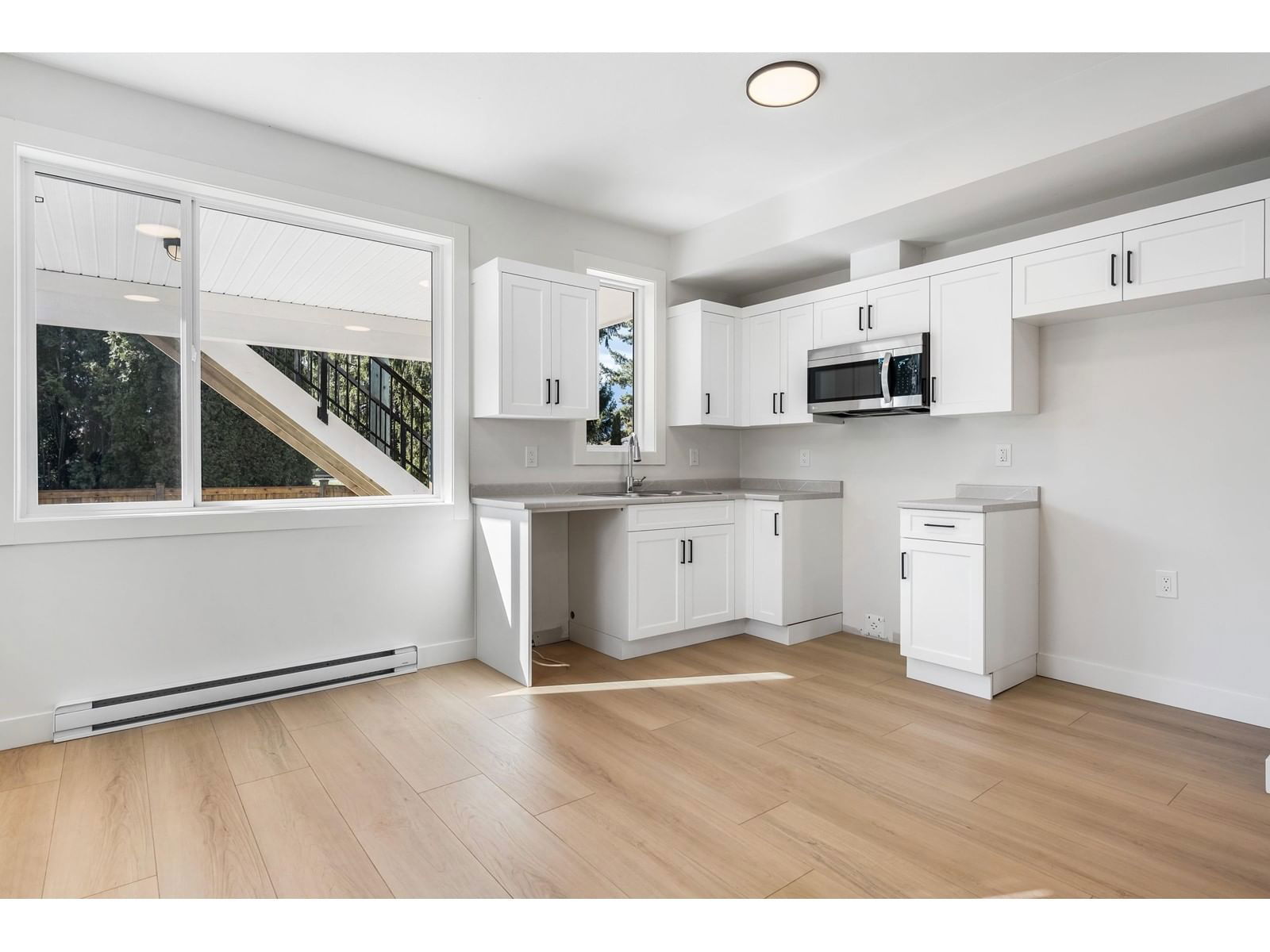 9689 WOODBINE STREET Image 30
