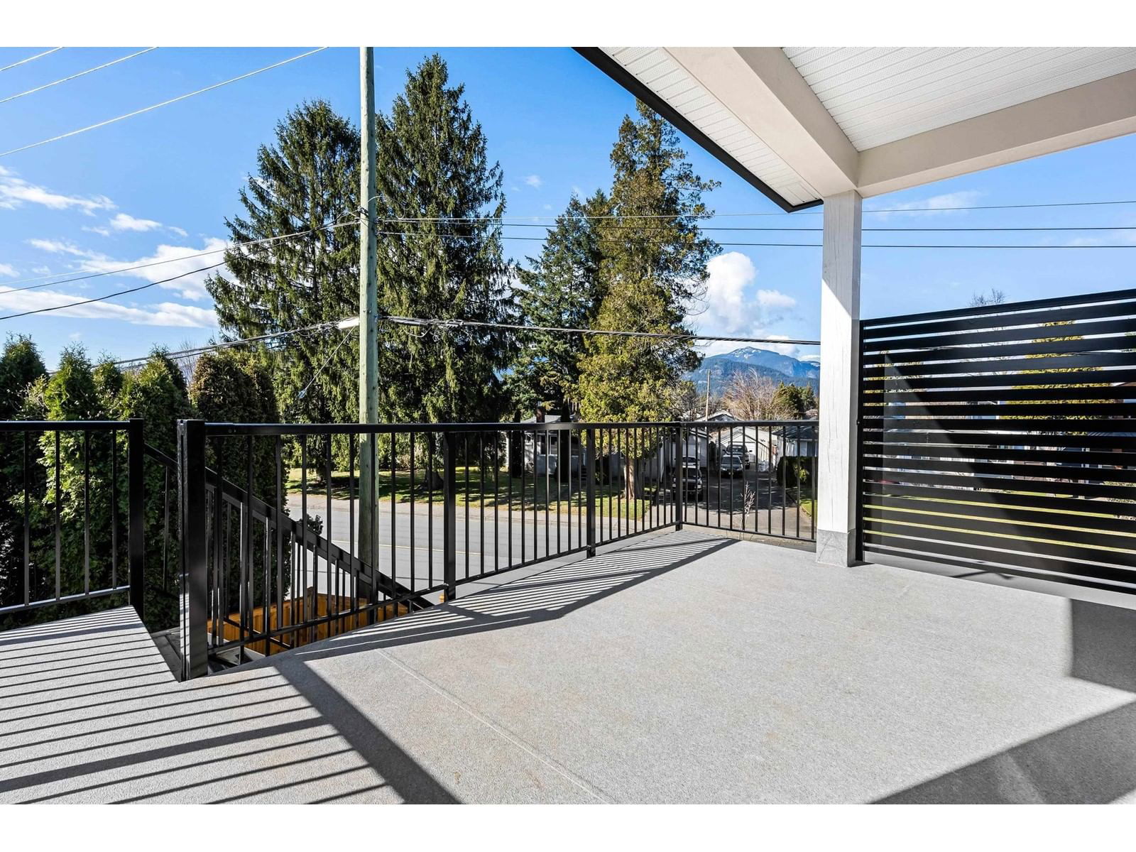 9689 WOODBINE STREET Image 34