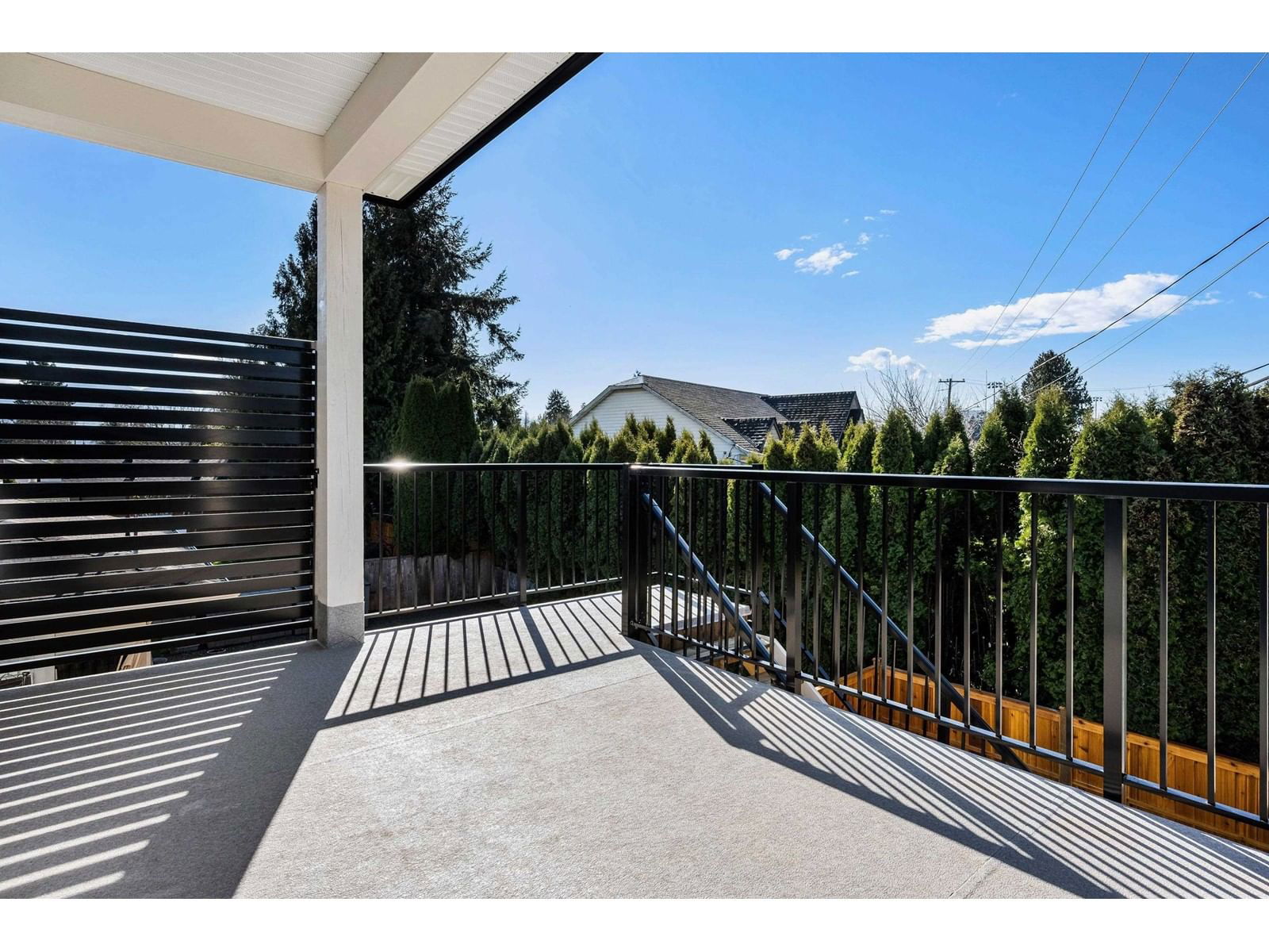 9689 WOODBINE STREET Image 35