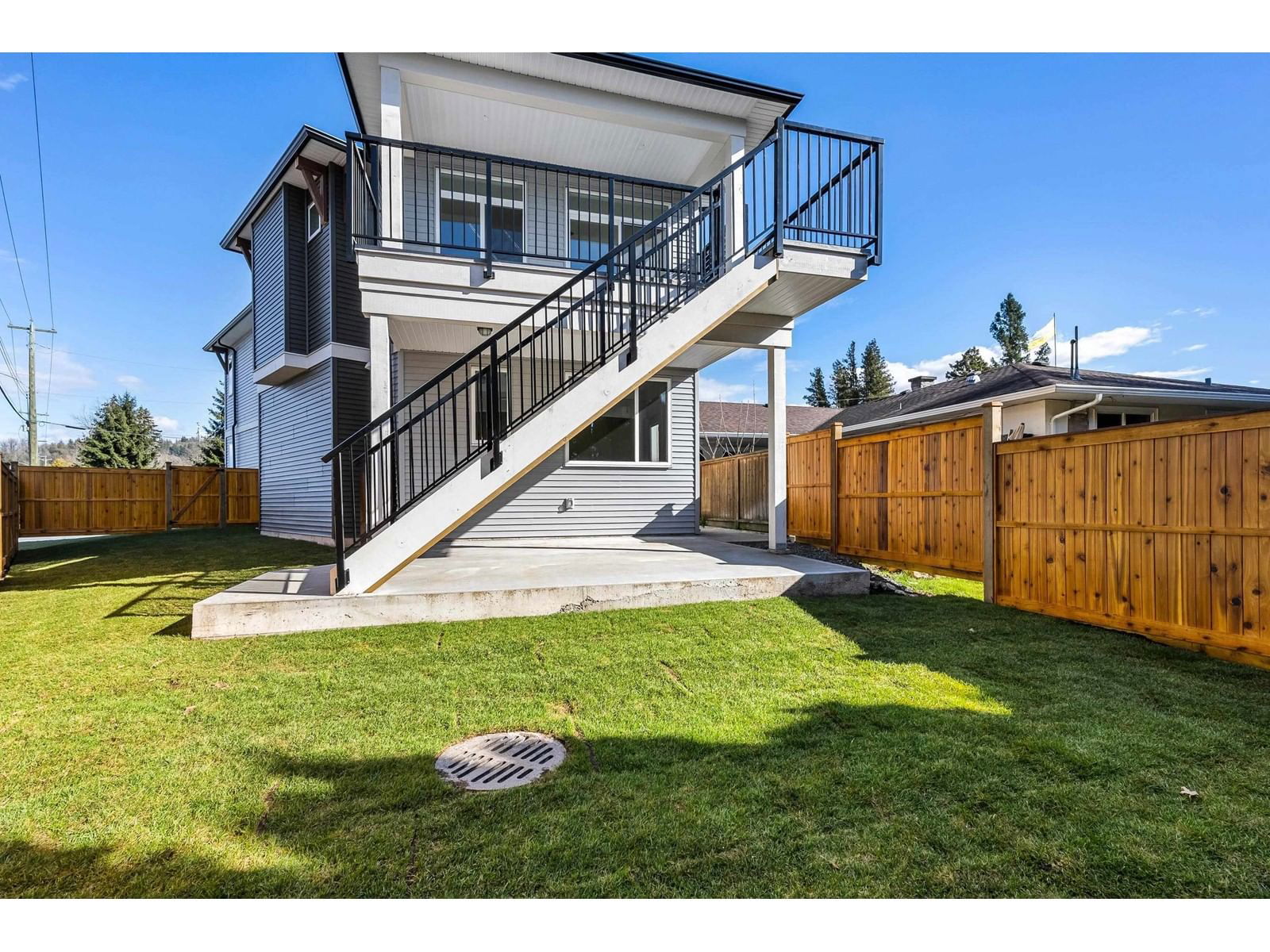 9689 WOODBINE STREET Image 36
