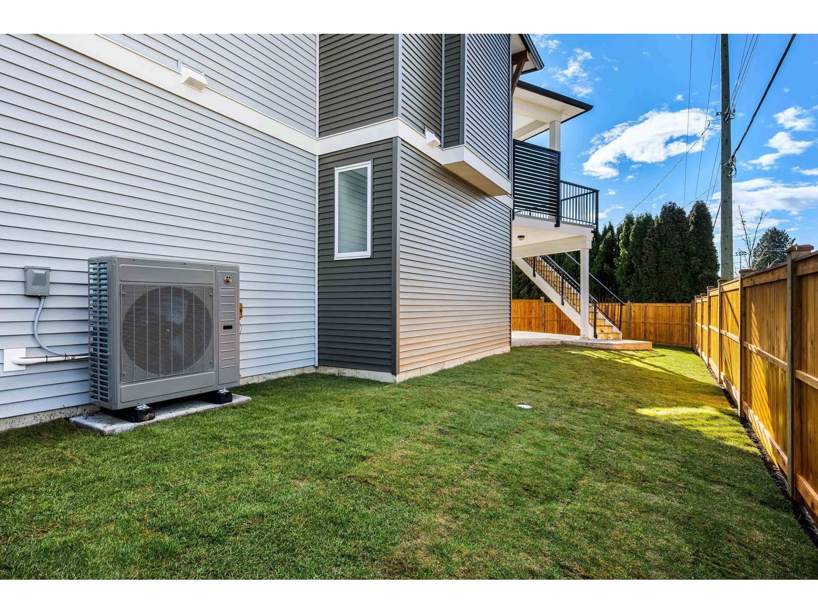 9689 WOODBINE STREET Image 40