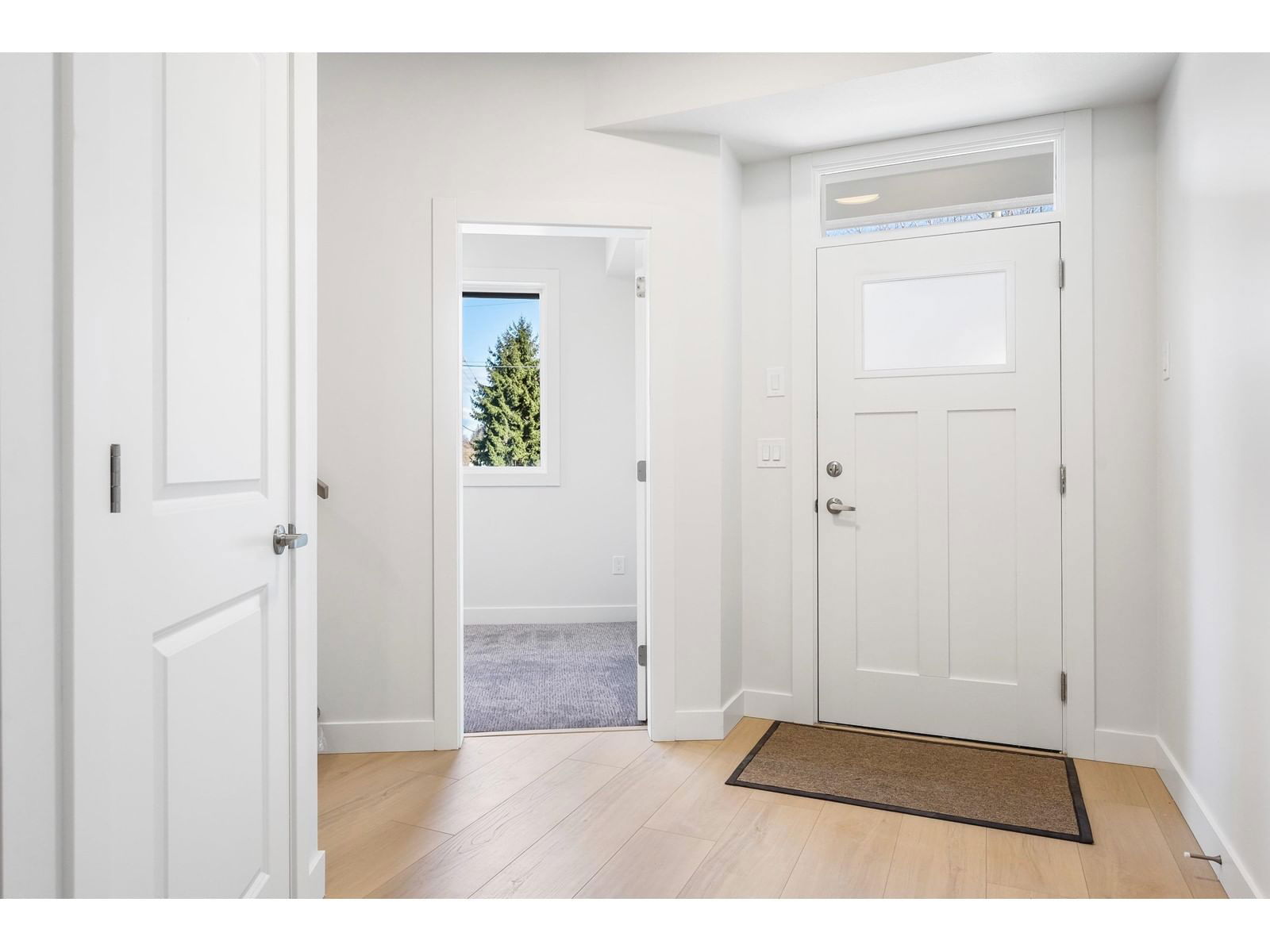 9689 WOODBINE STREET Image 5