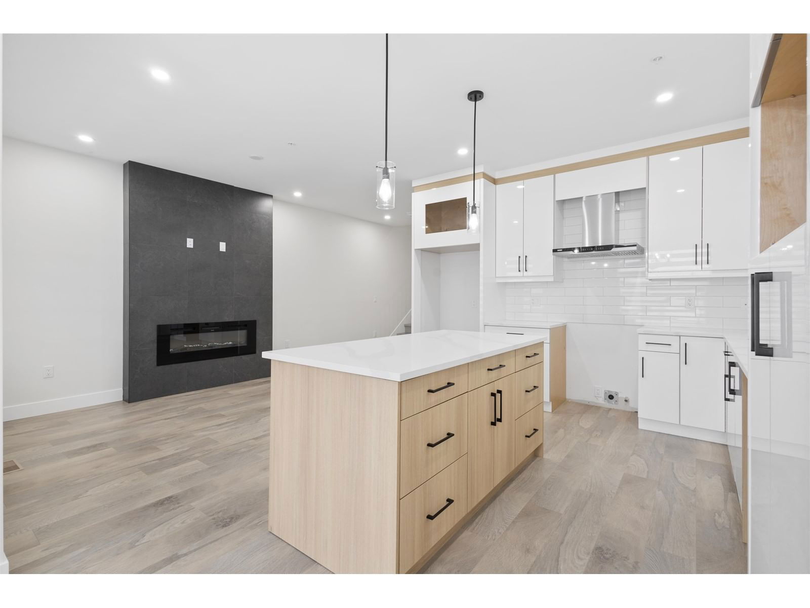 32545 HIGGINBOTTOM Image 10
