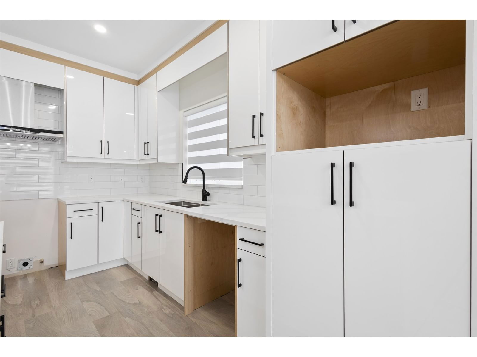 32545 HIGGINBOTTOM Image 11
