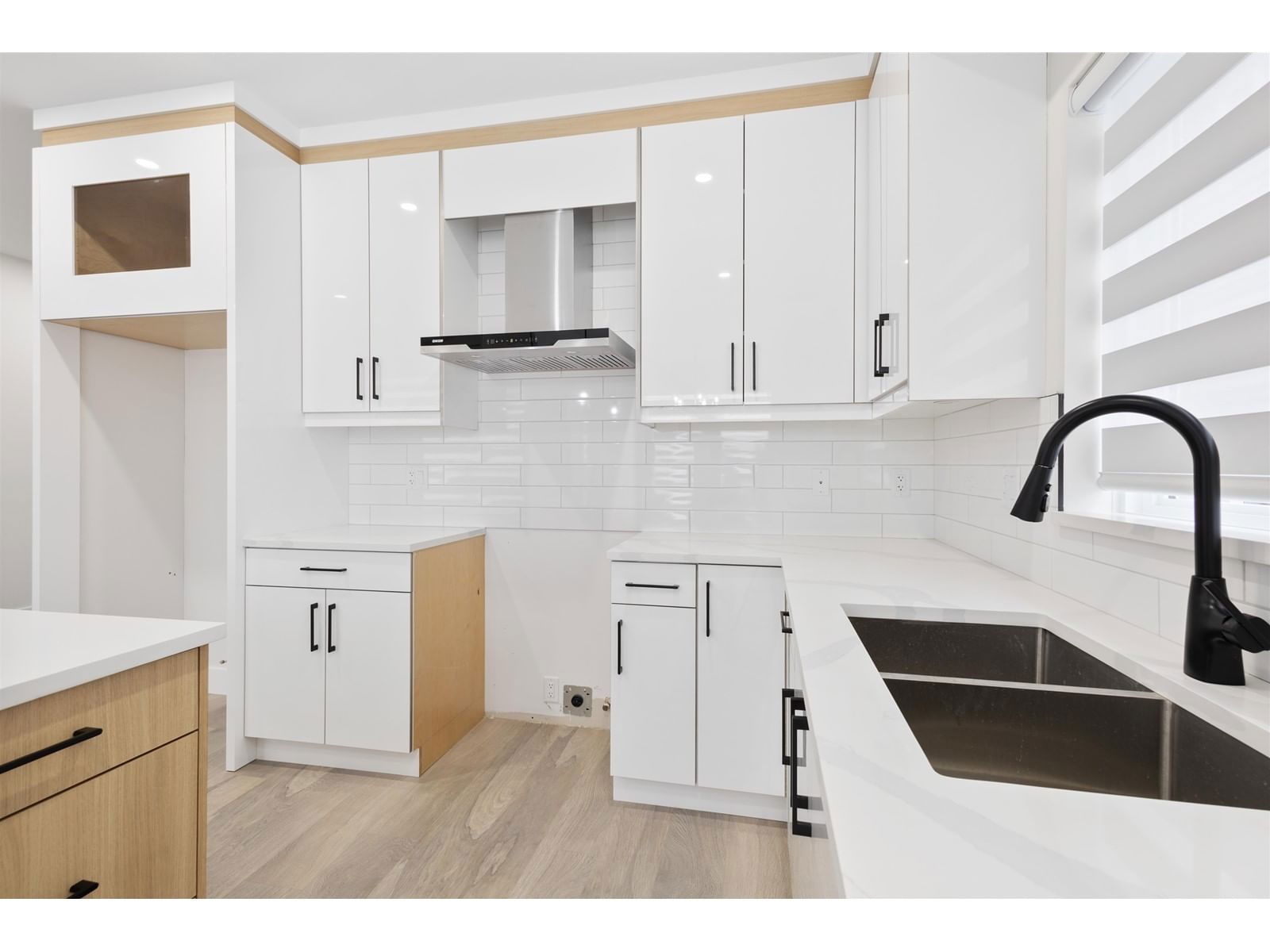 32545 HIGGINBOTTOM Image 12