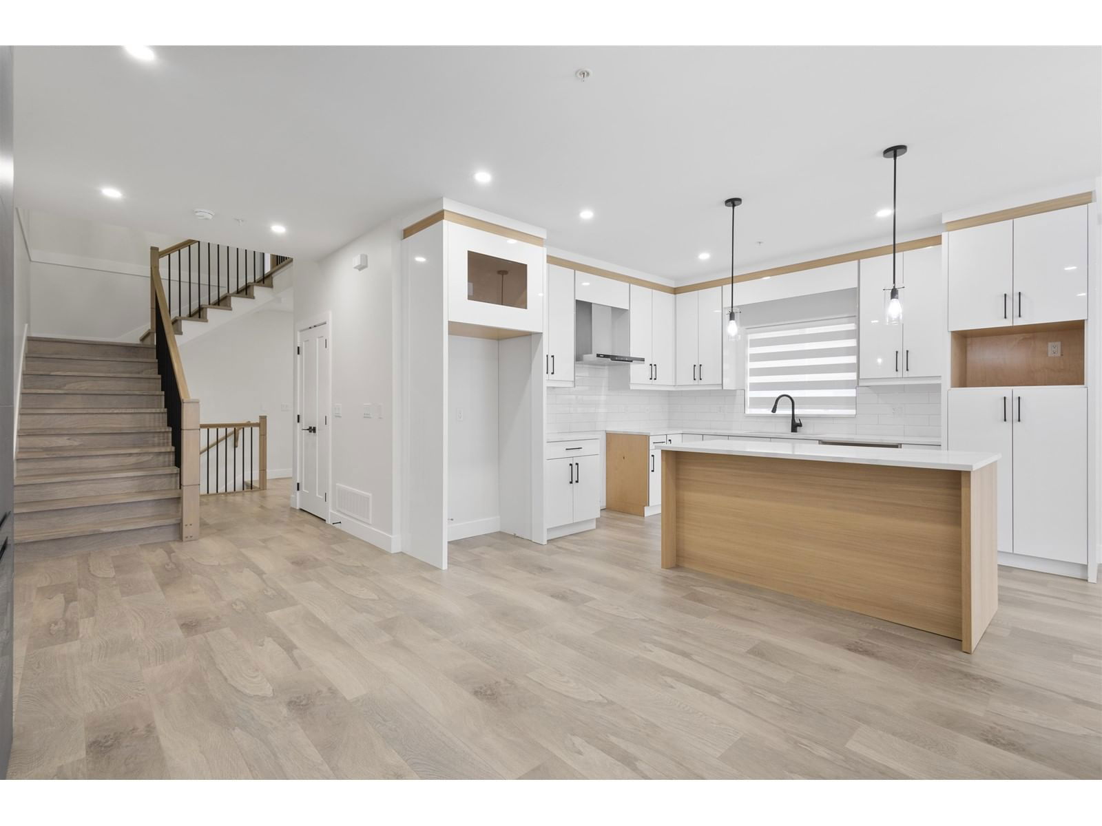 32545 HIGGINBOTTOM Image 13